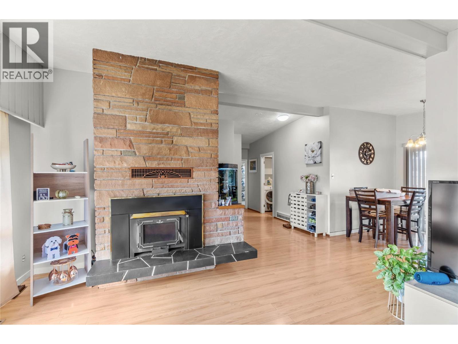 745 Kelly Drive, Kamloops, British Columbia  V2B 4G5 - Photo 8 - 10390186
