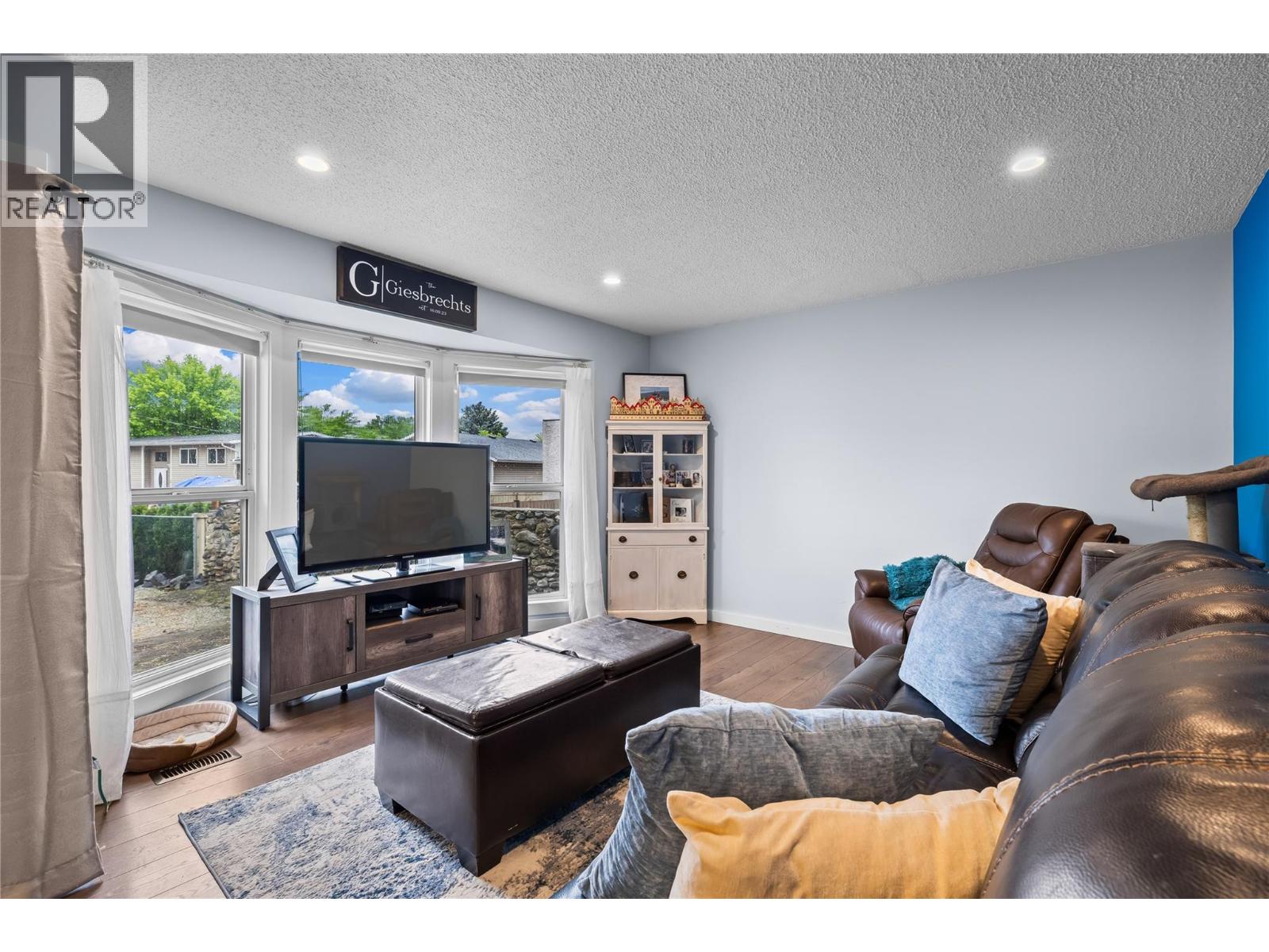 730 Cupar Road, Kelowna, British Columbia  V1X 1R6 - Photo 2 - 10390927