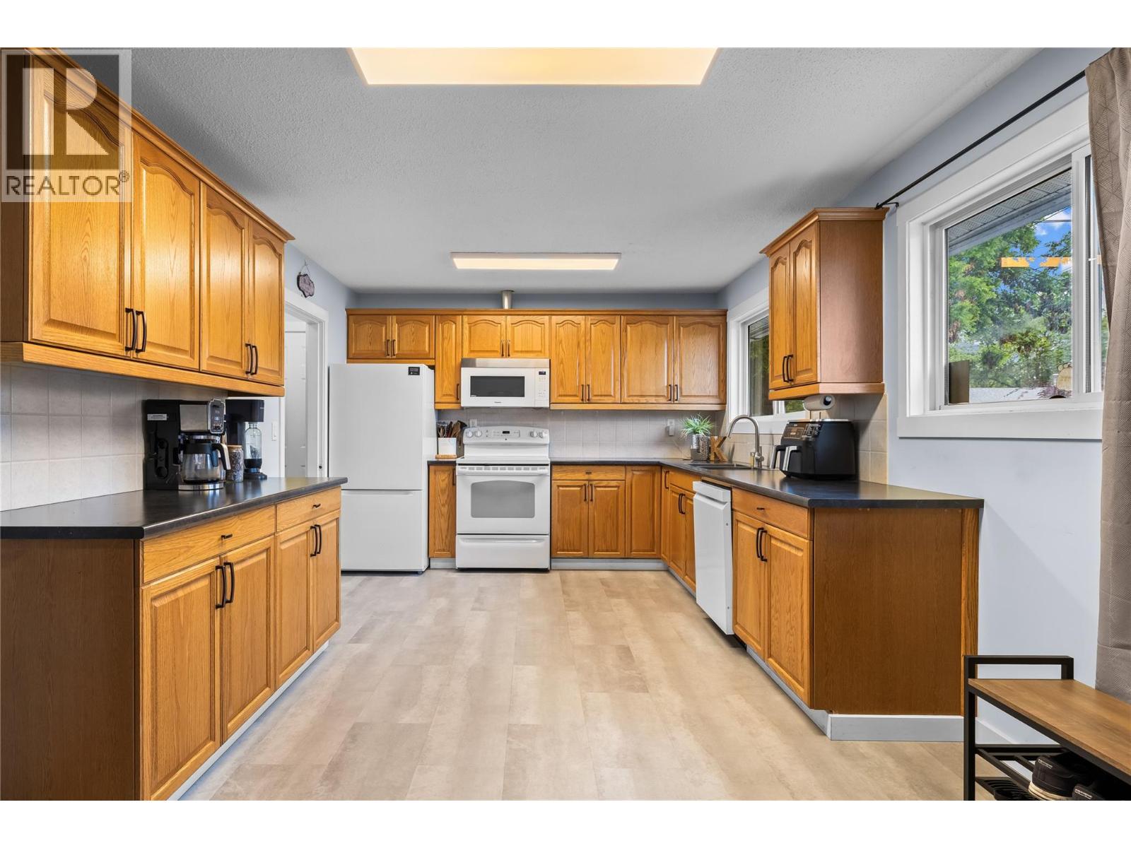 730 Cupar Road, Kelowna, British Columbia  V1X 1R6 - Photo 3 - 10390927