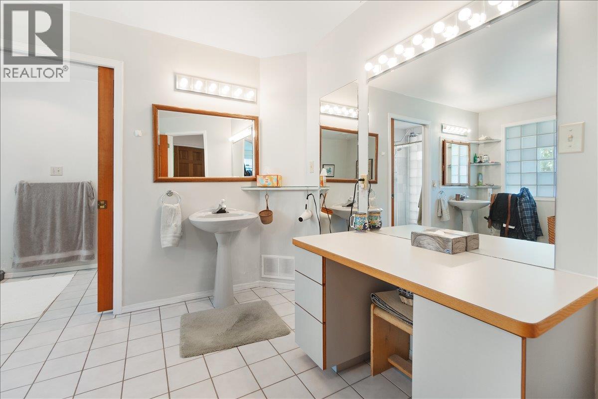 1089, 1090 3a Highway, Nelson, British Columbia  V1L 6J5 - Photo 51 - 10390741