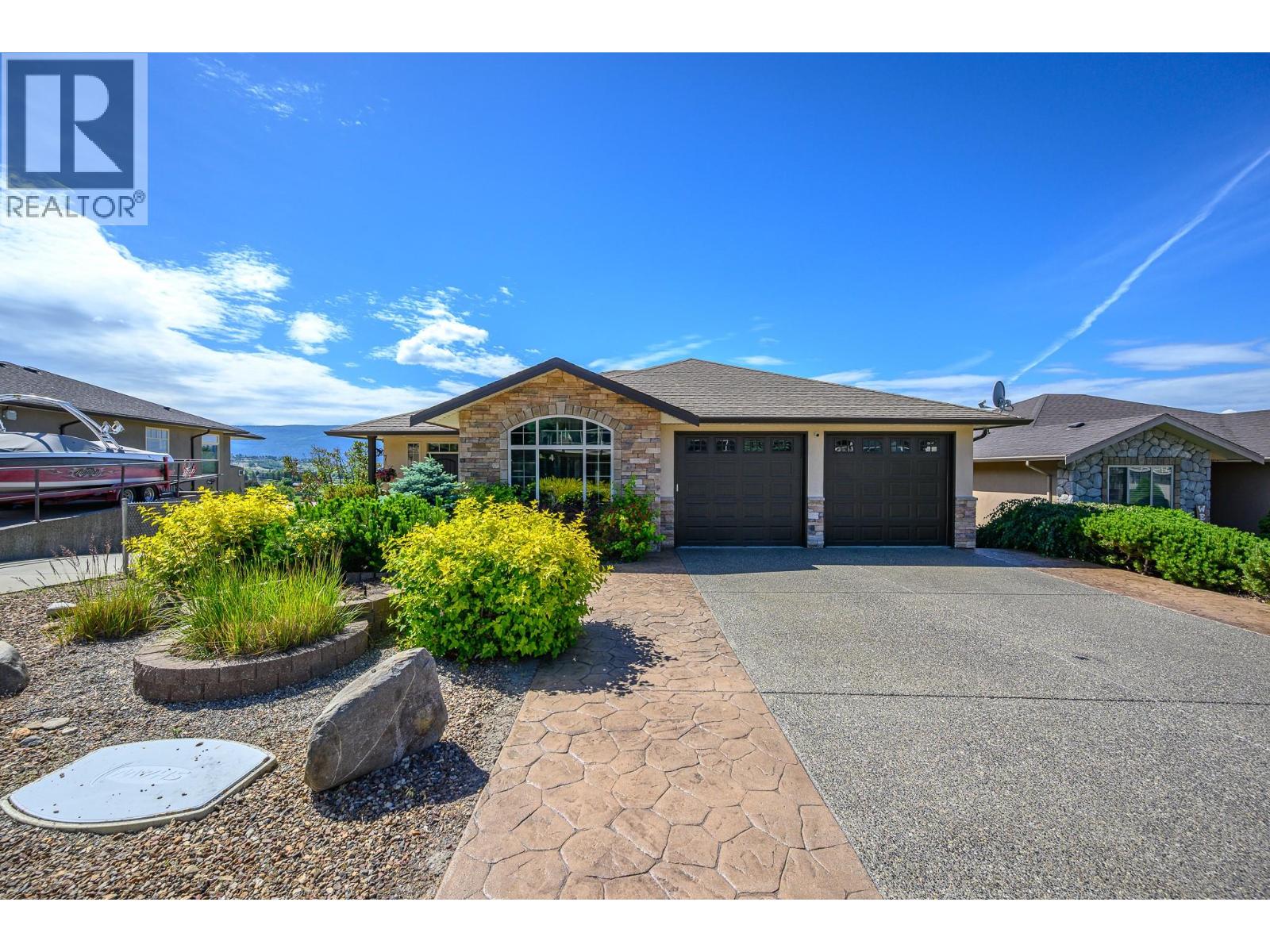 904 33 Avenue, vernon, British Columbia