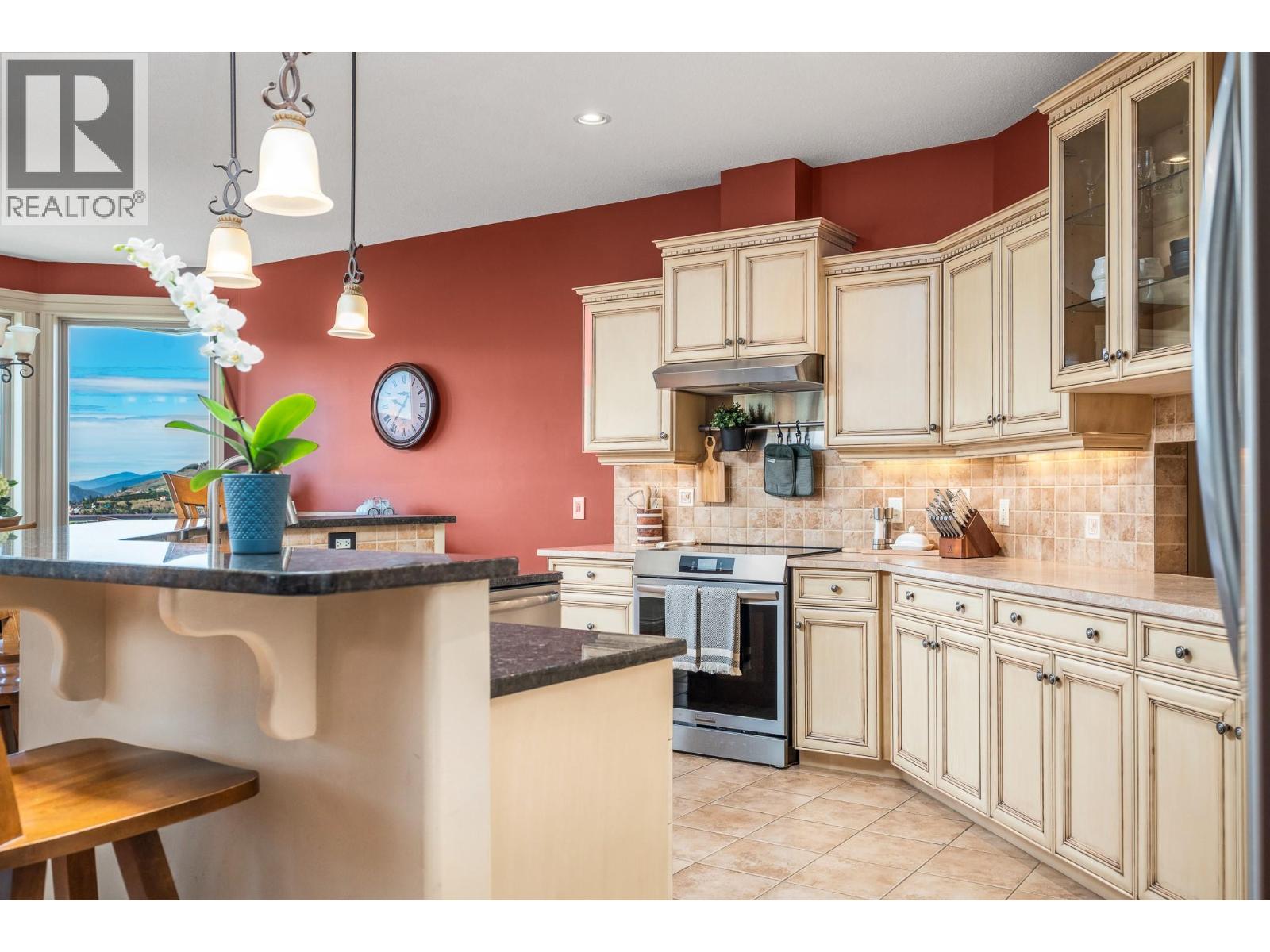 904 33 Avenue, Vernon, British Columbia  V1T 9V7 - Photo 14 - 10390600