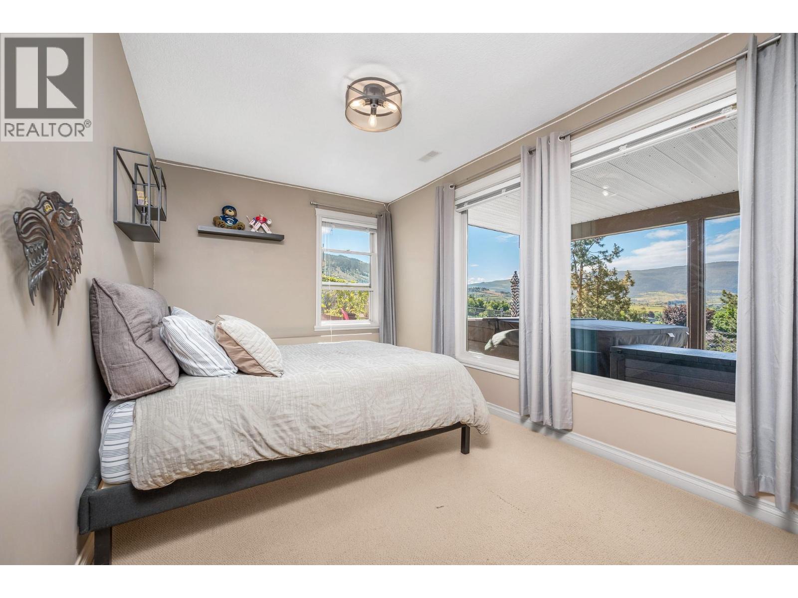 904 33 Avenue, Vernon, British Columbia  V1T 9V7 - Photo 32 - 10390600