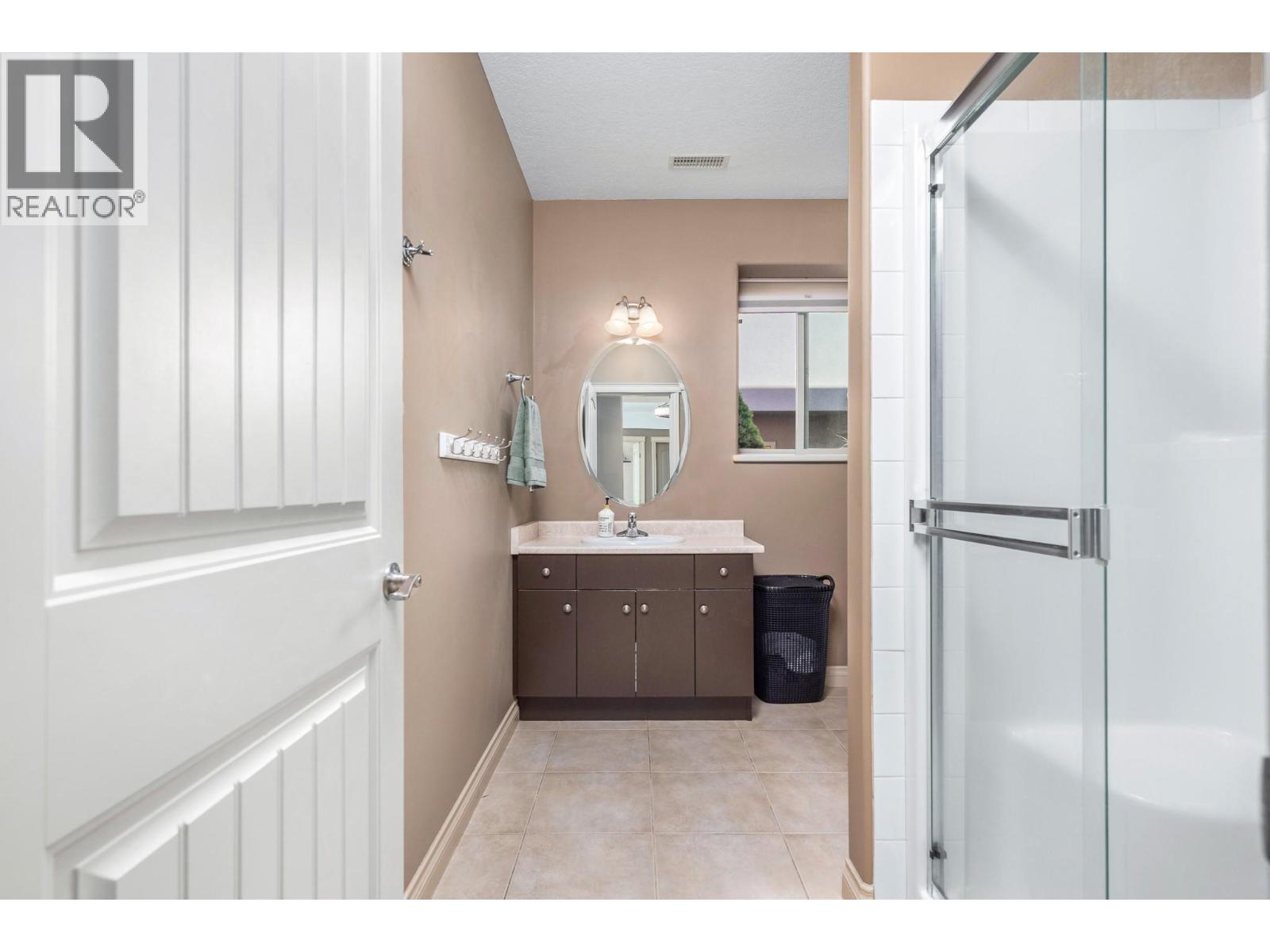 904 33 Avenue, Vernon, British Columbia  V1T 9V7 - Photo 35 - 10390600
