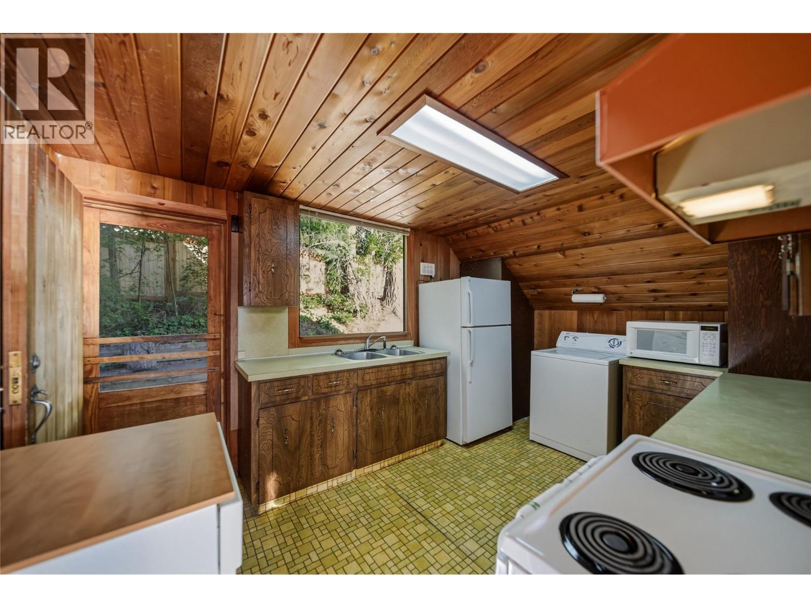 4625 Mill Road, Naramata, British Columbia  V0H 1N1 - Photo 19 - 10388942