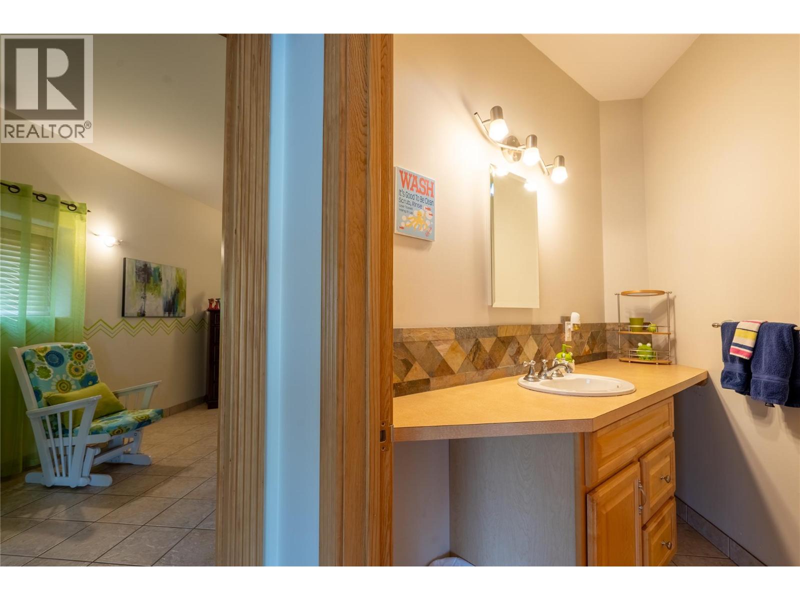 1722 West Lake Drive, Christina Lake, British Columbia  V0H 1E0 - Photo 58 - 10391009