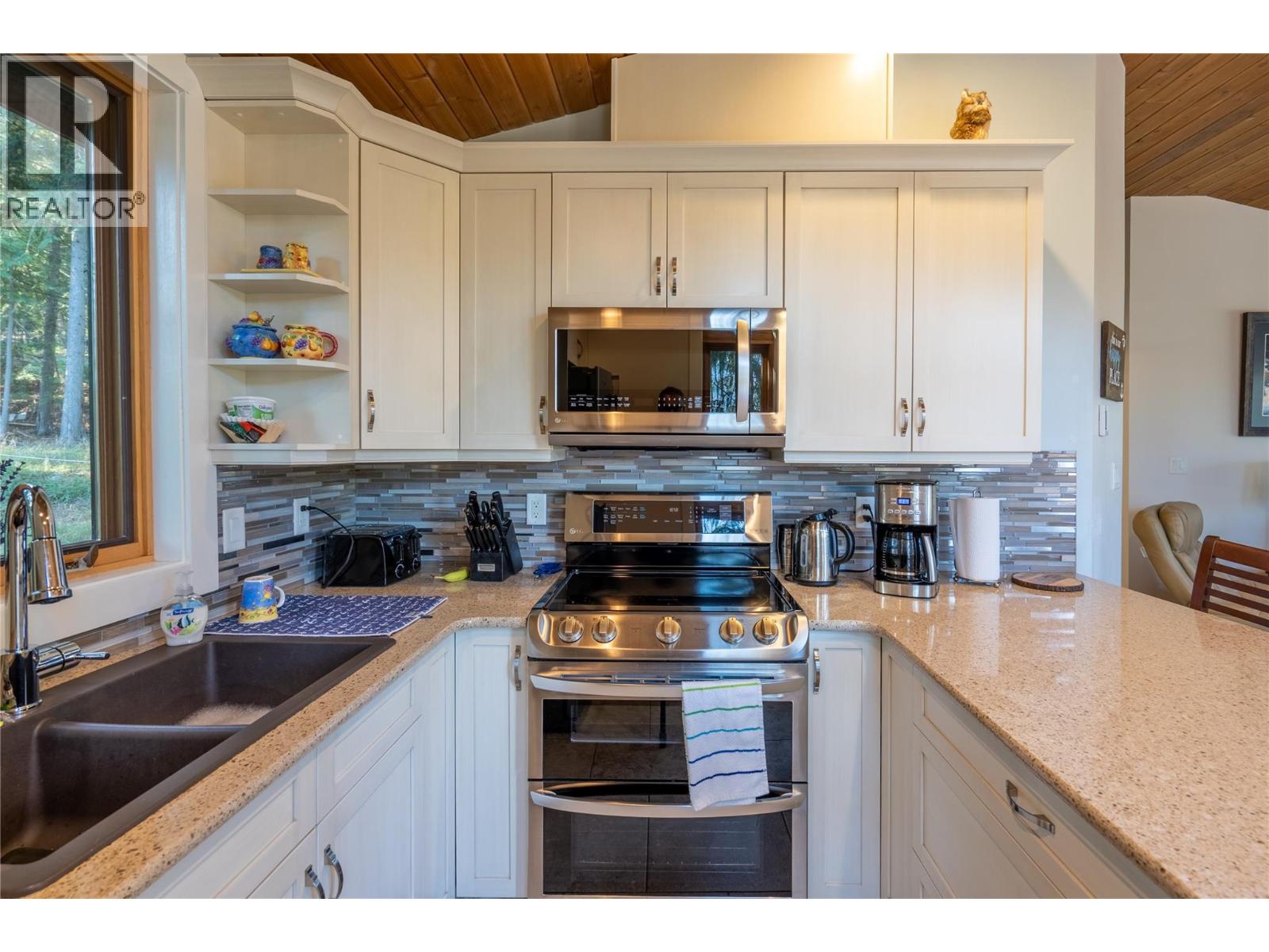 1722 West Lake Drive, Christina Lake, British Columbia  V0H 1E0 - Photo 78 - 10391009