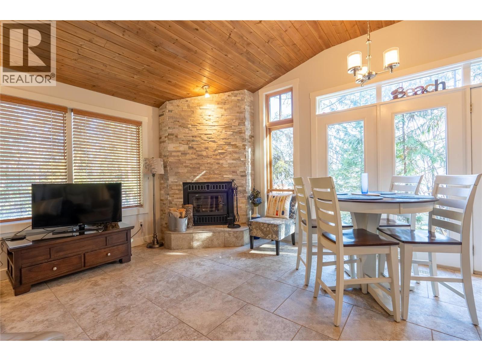 1722 West Lake Drive, Christina Lake, British Columbia  V0H 1E0 - Photo 83 - 10391009