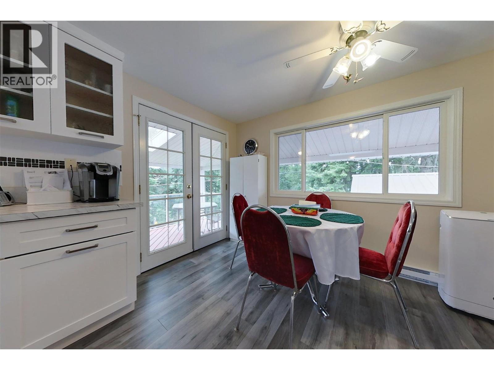 301 Fowler Street, Riondel, British Columbia  V0B 2B0 - Photo 10 - 10391102
