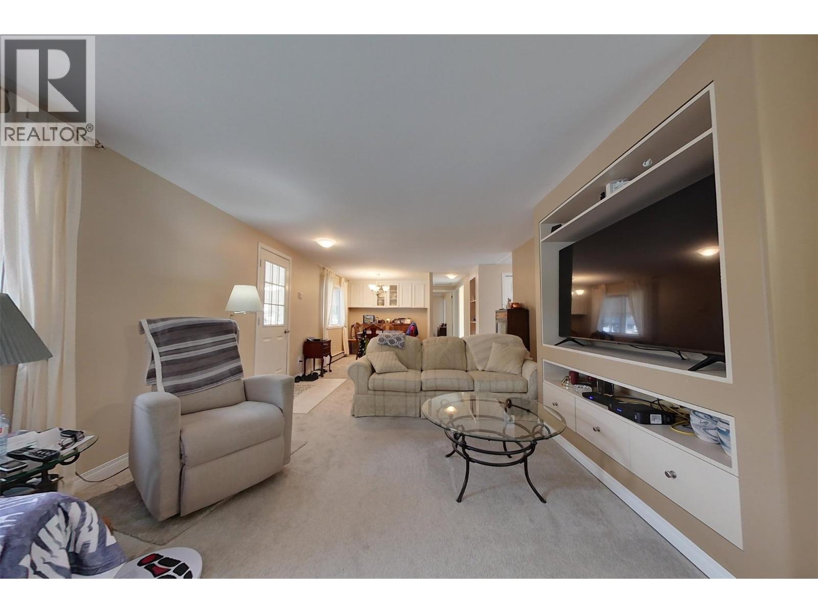 301 Fowler Street, Riondel, British Columbia  V0B 2B0 - Photo 13 - 10391102