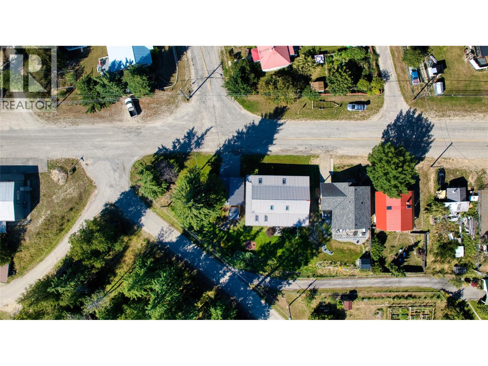 301 Fowler Street, Riondel, British Columbia  V0B 2B0 - Photo 3 - 10391102