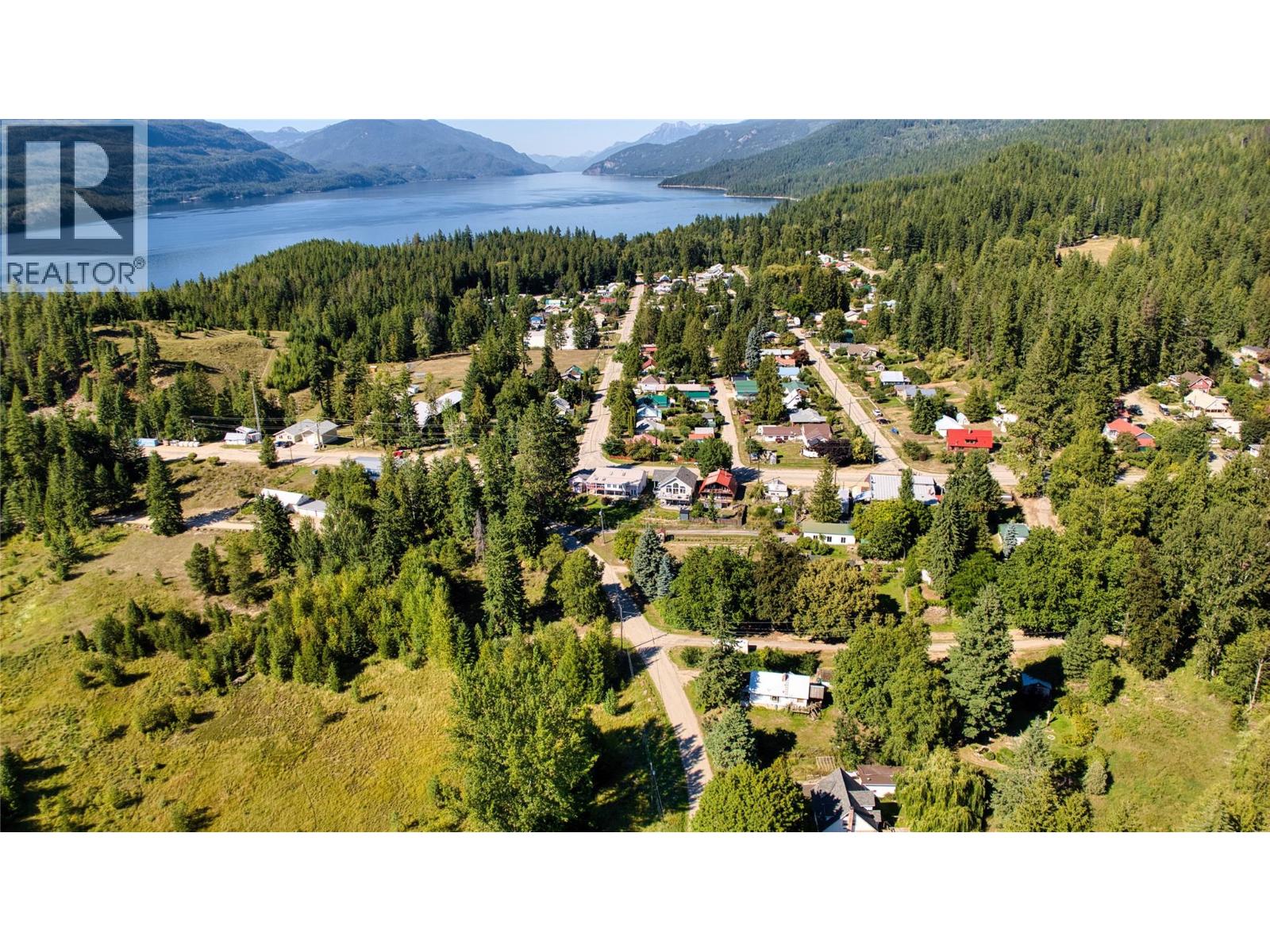 301 Fowler Street, Riondel, British Columbia  V0B 2B0 - Photo 5 - 10391102