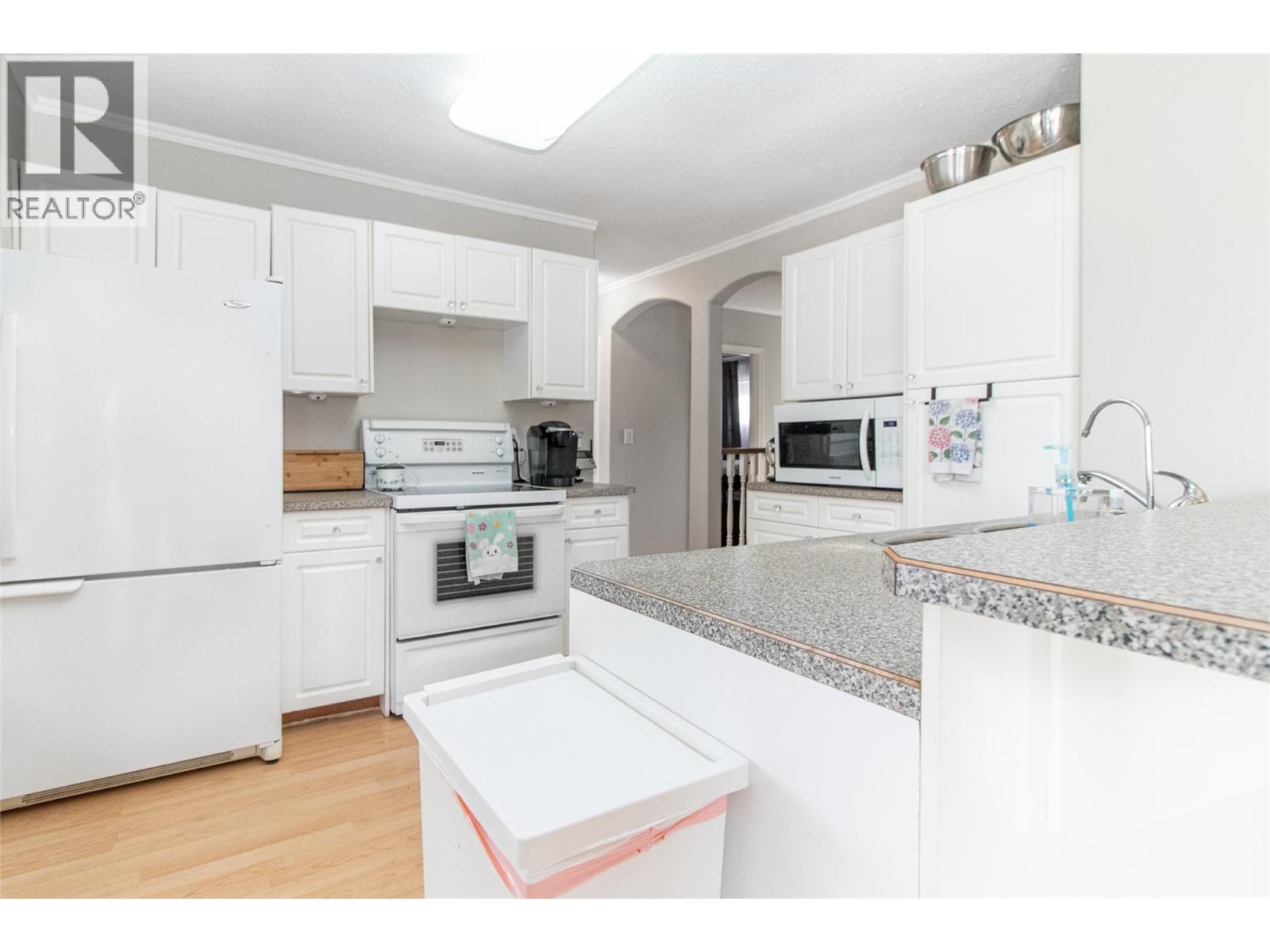 1381 Mcbride Road, Kelowna, British Columbia  V1Y 4A5 - Photo 8 - 10390928