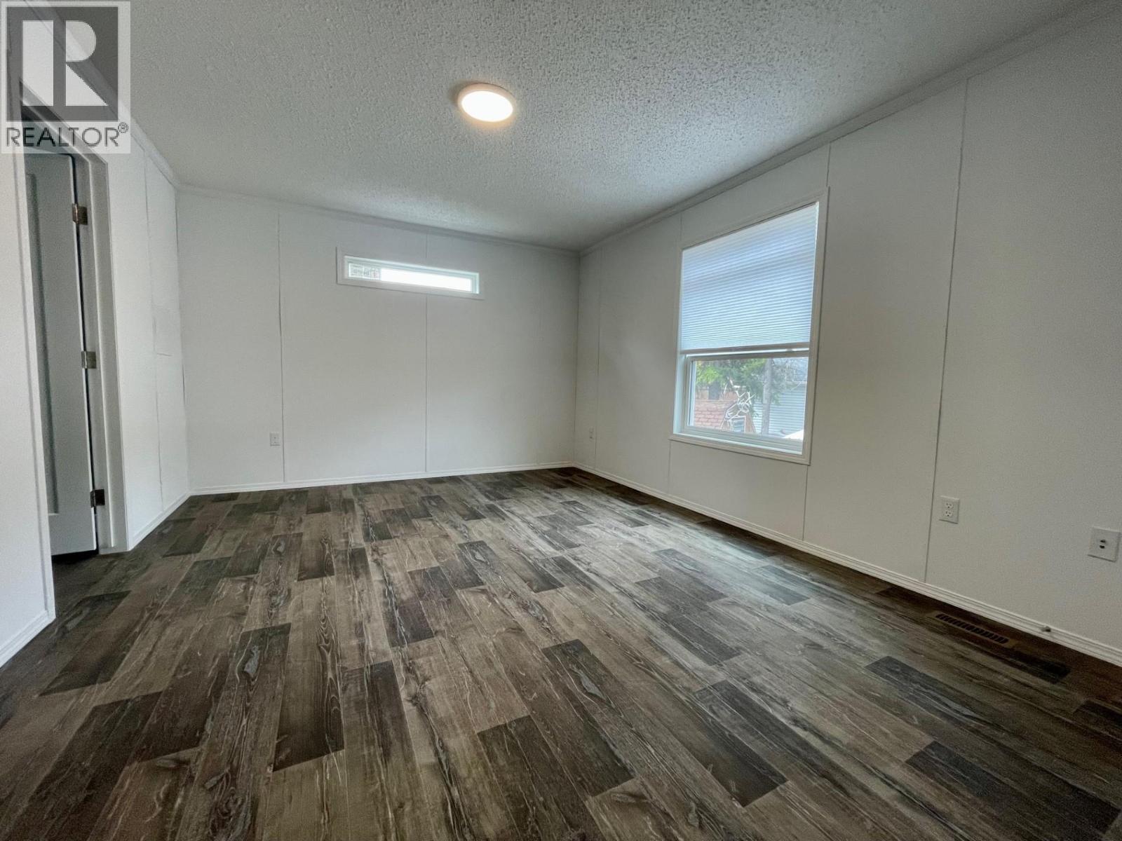 10 Chimo Crescent, Elkford, British Columbia  V0B 1H0 - Photo 16 - 10388974