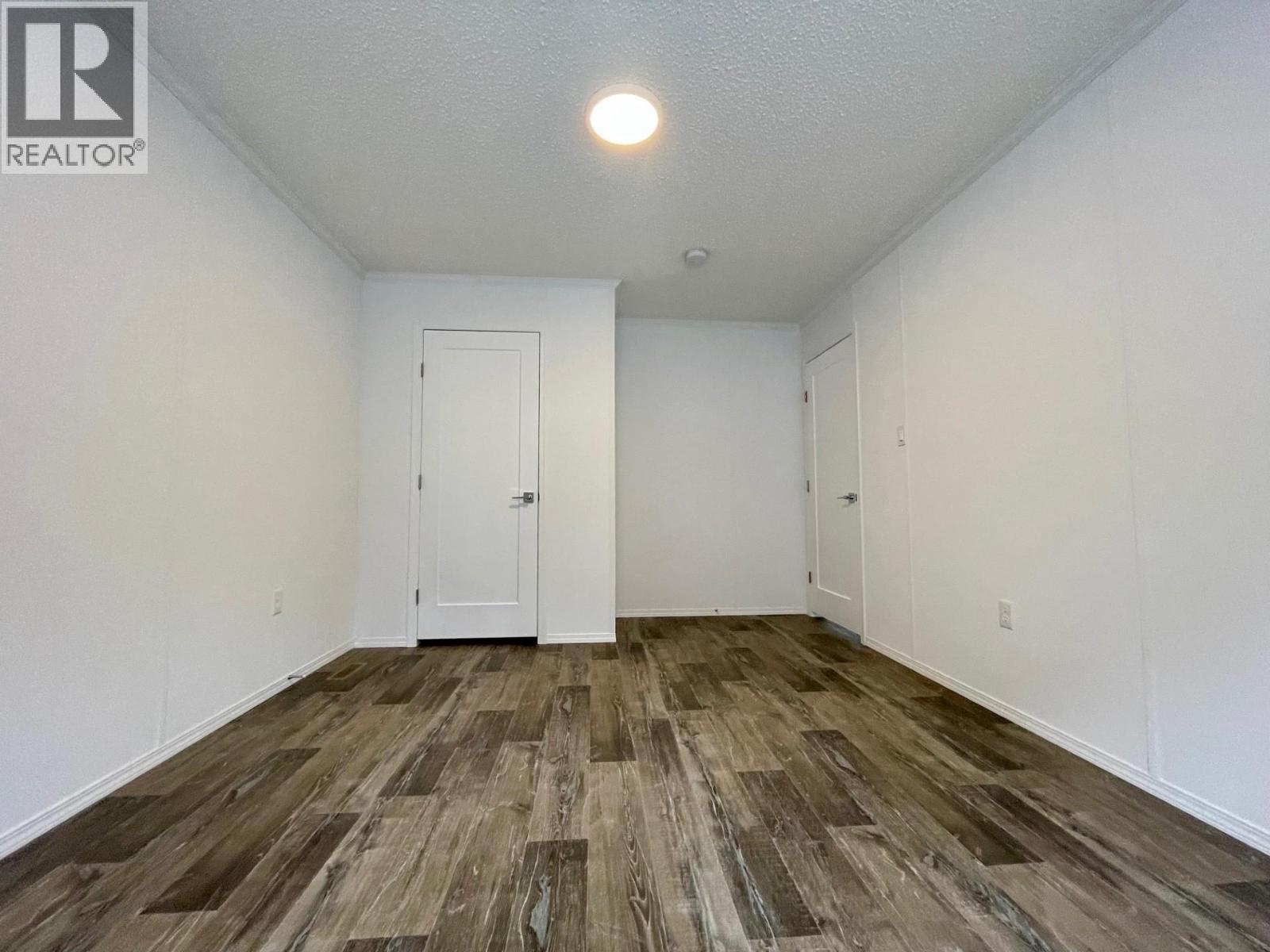 10 Chimo Crescent, Elkford, British Columbia  V0B 1H0 - Photo 17 - 10388974