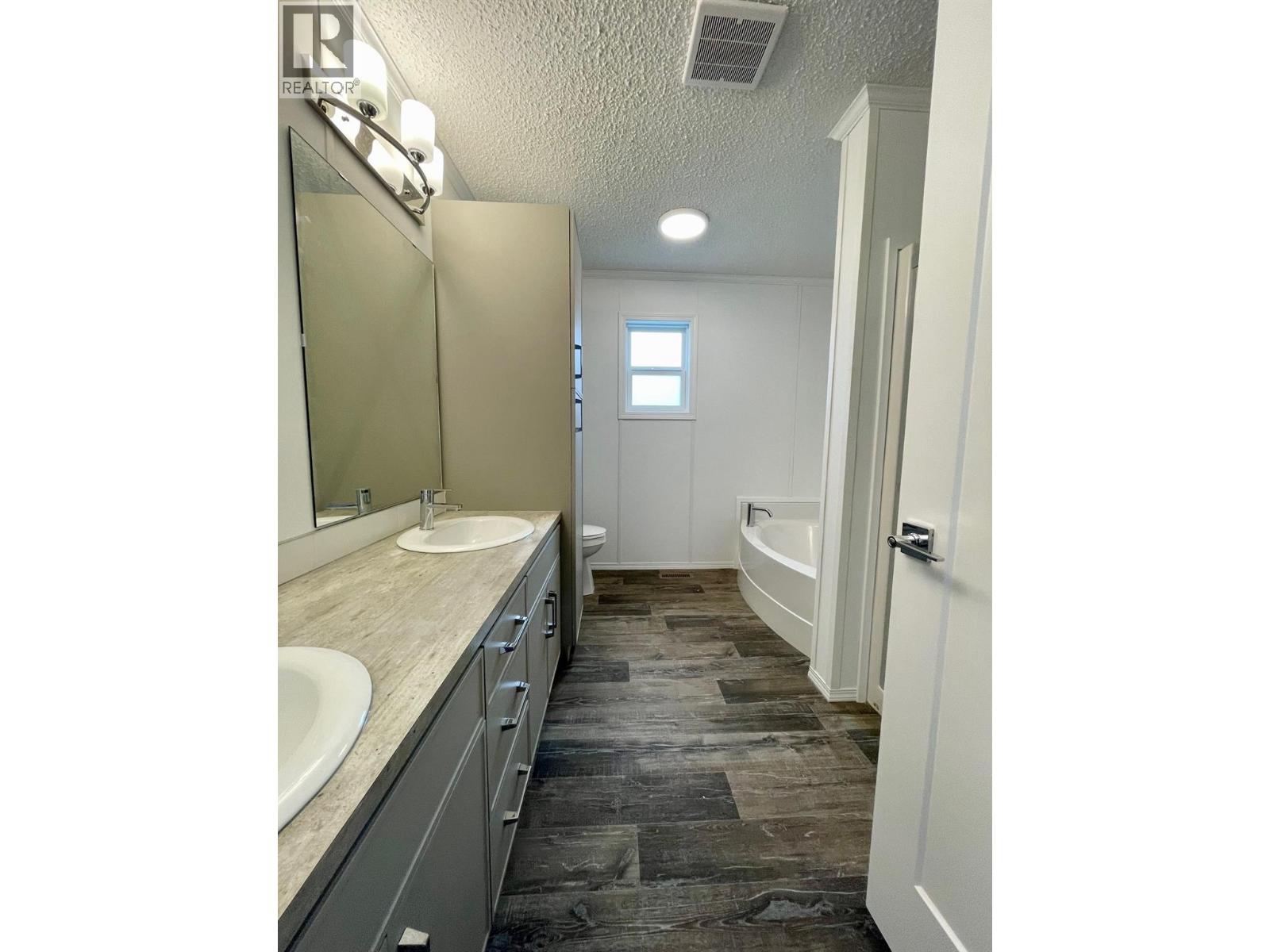 10 Chimo Crescent, Elkford, British Columbia  V0B 1H0 - Photo 18 - 10388974