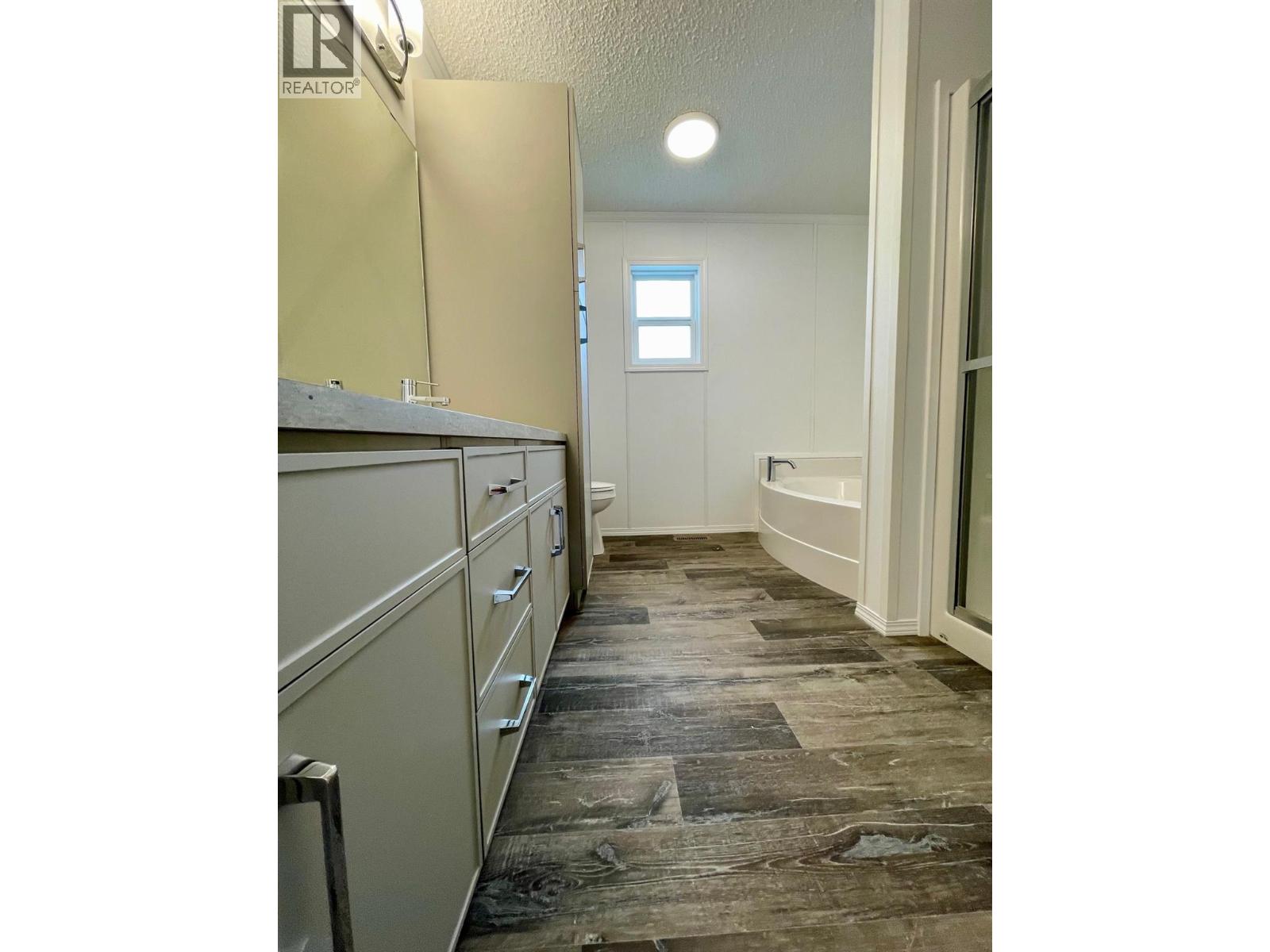 10 Chimo Crescent, Elkford, British Columbia  V0B 1H0 - Photo 19 - 10388974