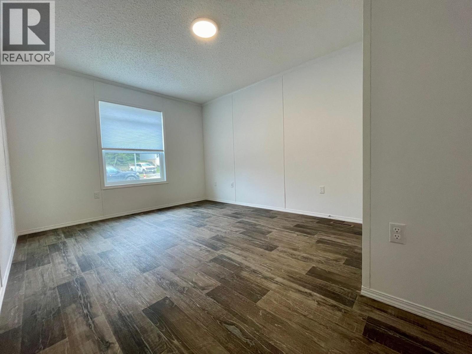 10 Chimo Crescent, Elkford, British Columbia  V0B 1H0 - Photo 25 - 10388974