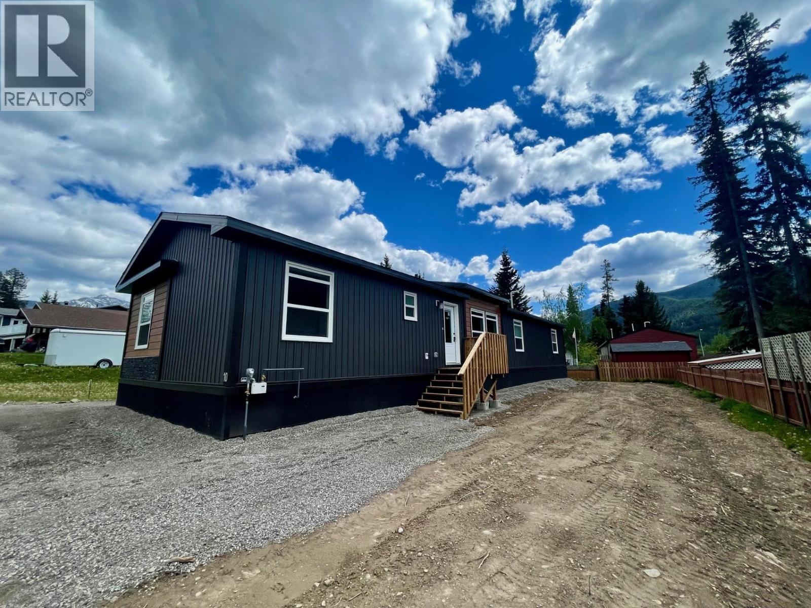 10 Chimo Crescent, Elkford, British Columbia  V0B 1H0 - Photo 32 - 10388974