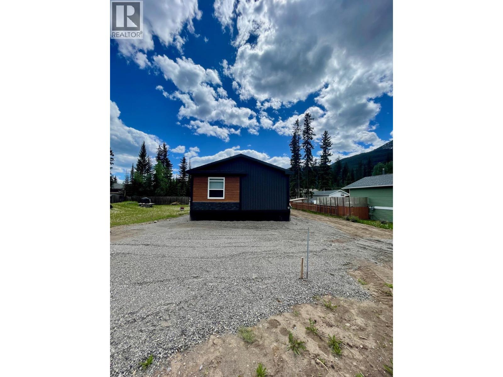 10 Chimo Crescent, Elkford, British Columbia  V0B 1H0 - Photo 33 - 10388974