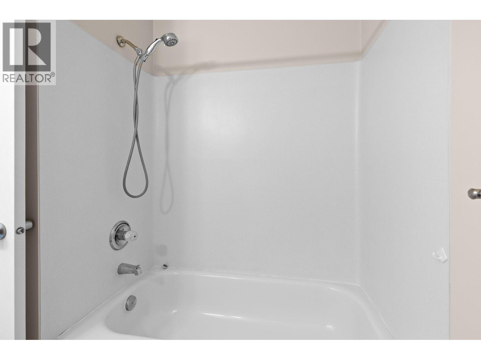 400 Sutton Crescent Unit# 301, Kelowna, British Columbia  V1V 1Y3 - Photo 23 - 10390558