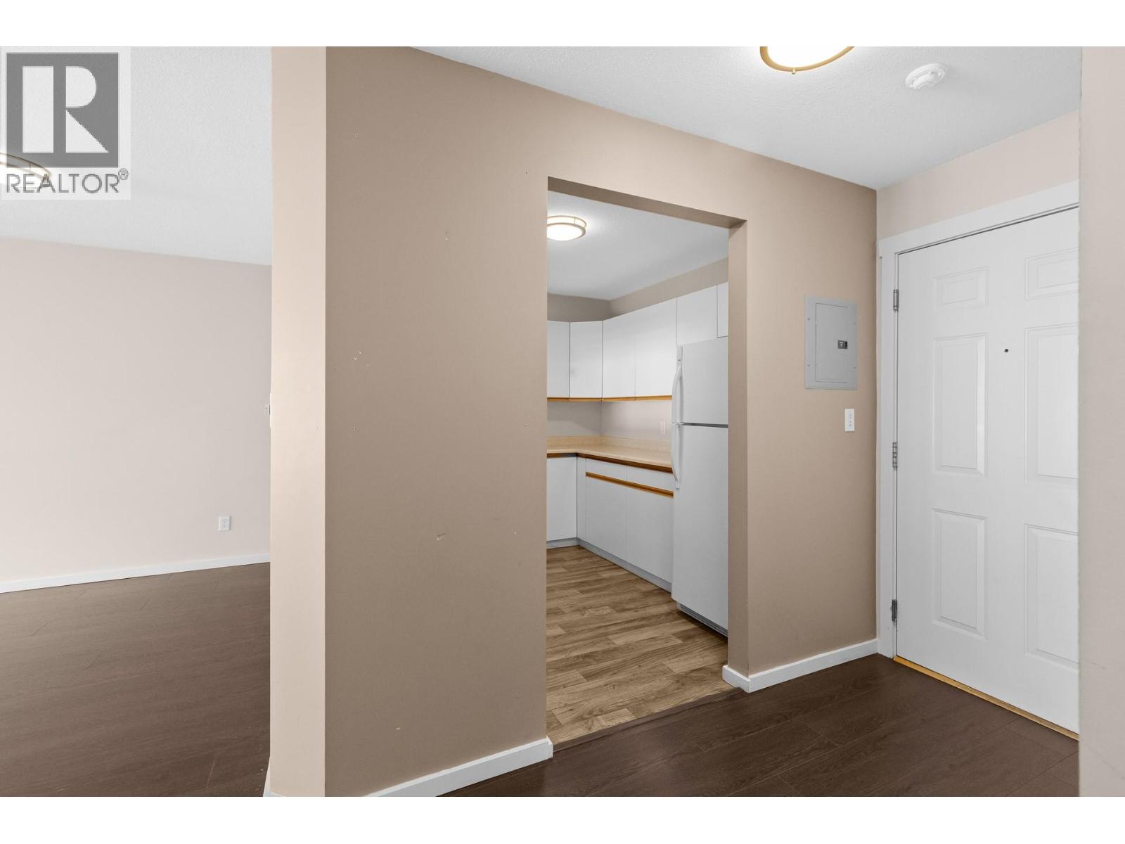 400 Sutton Crescent Unit# 301, Kelowna, British Columbia  V1V 1Y3 - Photo 5 - 10390558