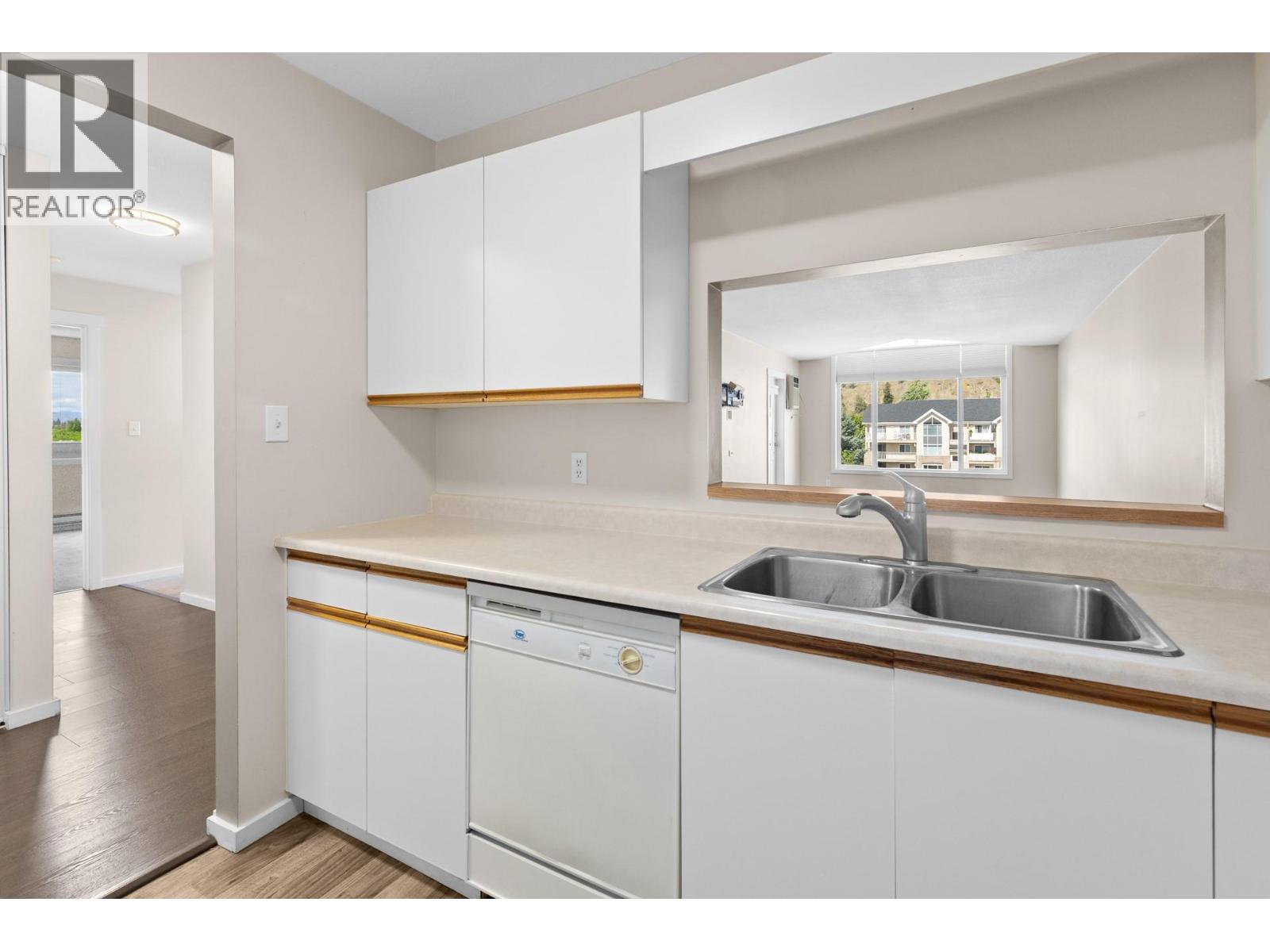 400 Sutton Crescent Unit# 301, Kelowna, British Columbia  V1V 1Y3 - Photo 7 - 10390558