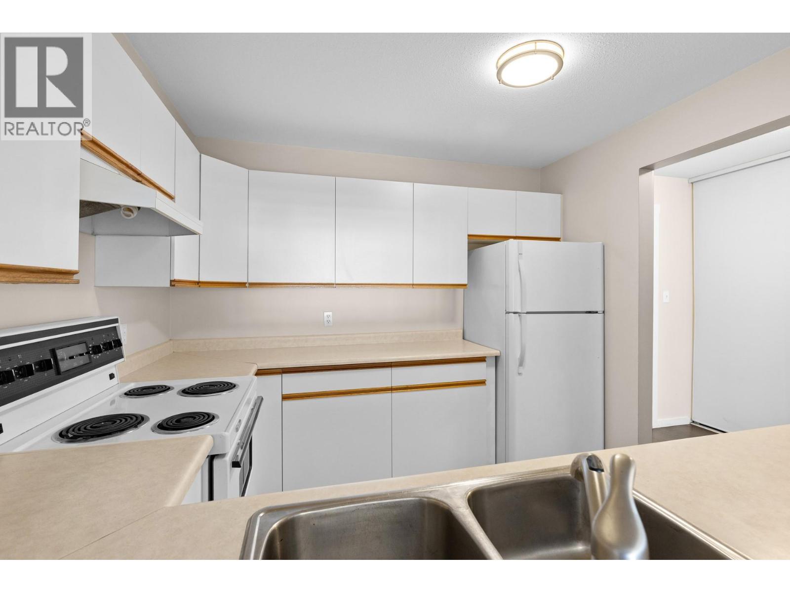 400 Sutton Crescent Unit# 301, Kelowna, British Columbia  V1V 1Y3 - Photo 8 - 10390558
