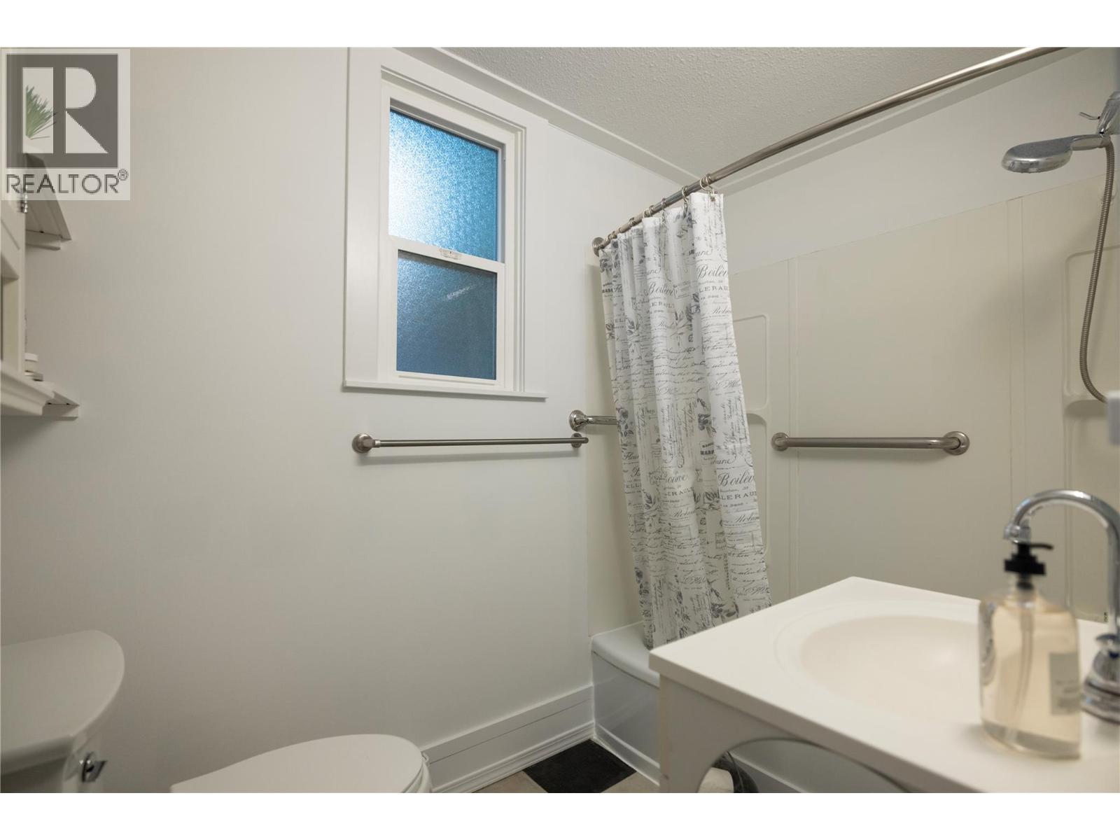 3408 34 Avenue, Vernon, British Columbia  V1T 2P9 - Photo 12 - 10391091