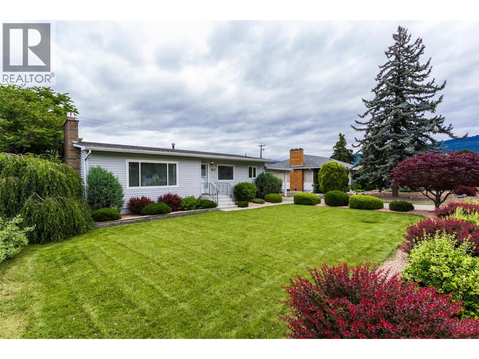 3607 39 Avenue, Vernon, British Columbia  V1T 3E5 - Photo 2 - 10381879