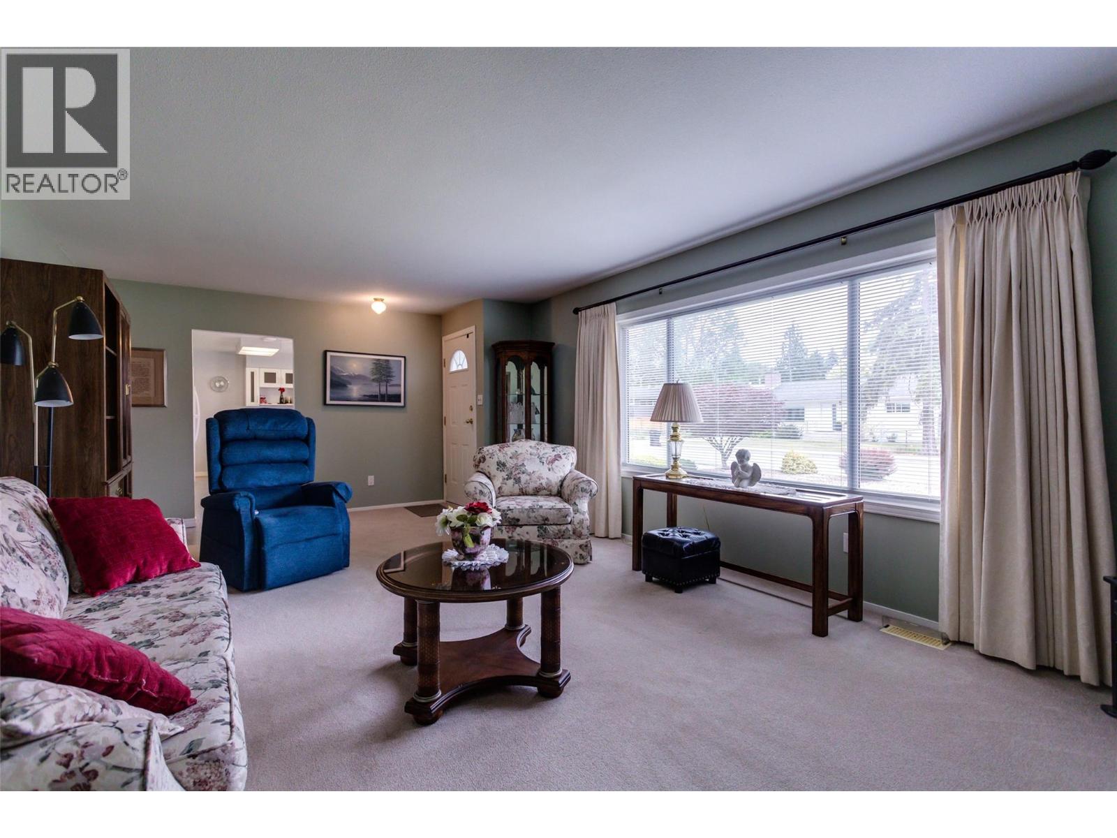 3607 39 Avenue, Vernon, British Columbia  V1T 3E5 - Photo 6 - 10381879