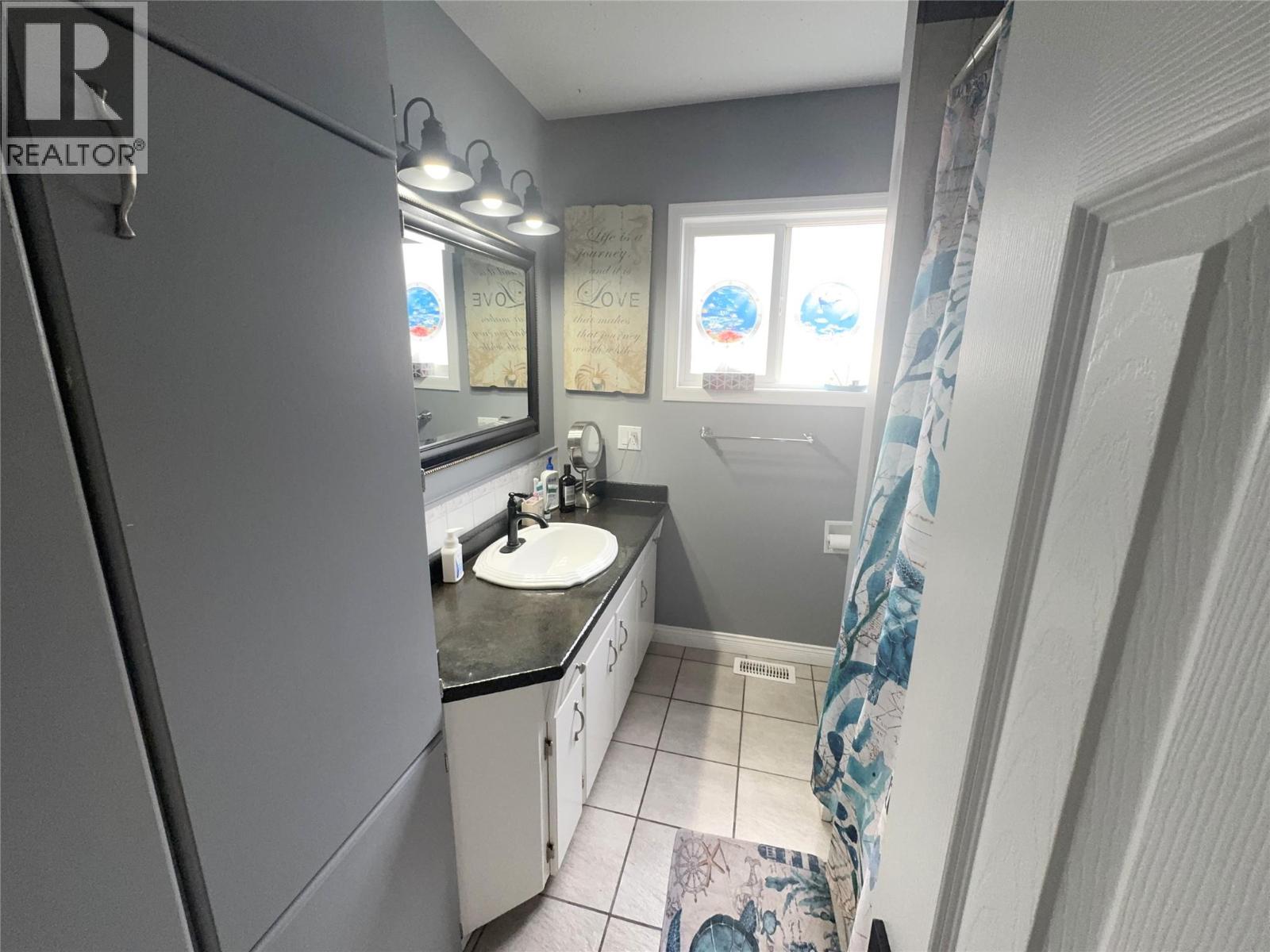 2225 Merritt Avenue, Merritt, British Columbia  V1K 1B8 - Photo 6 - 10390923