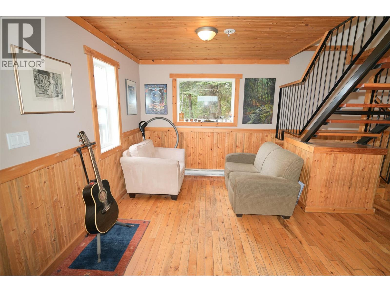1017 Hume Street, Slocan, British Columbia  V0G 2C0 - Photo 2 - 10391071