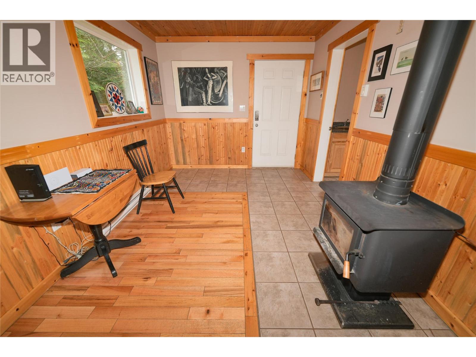 1017 Hume Street, Slocan, British Columbia  V0G 2C0 - Photo 3 - 10391071