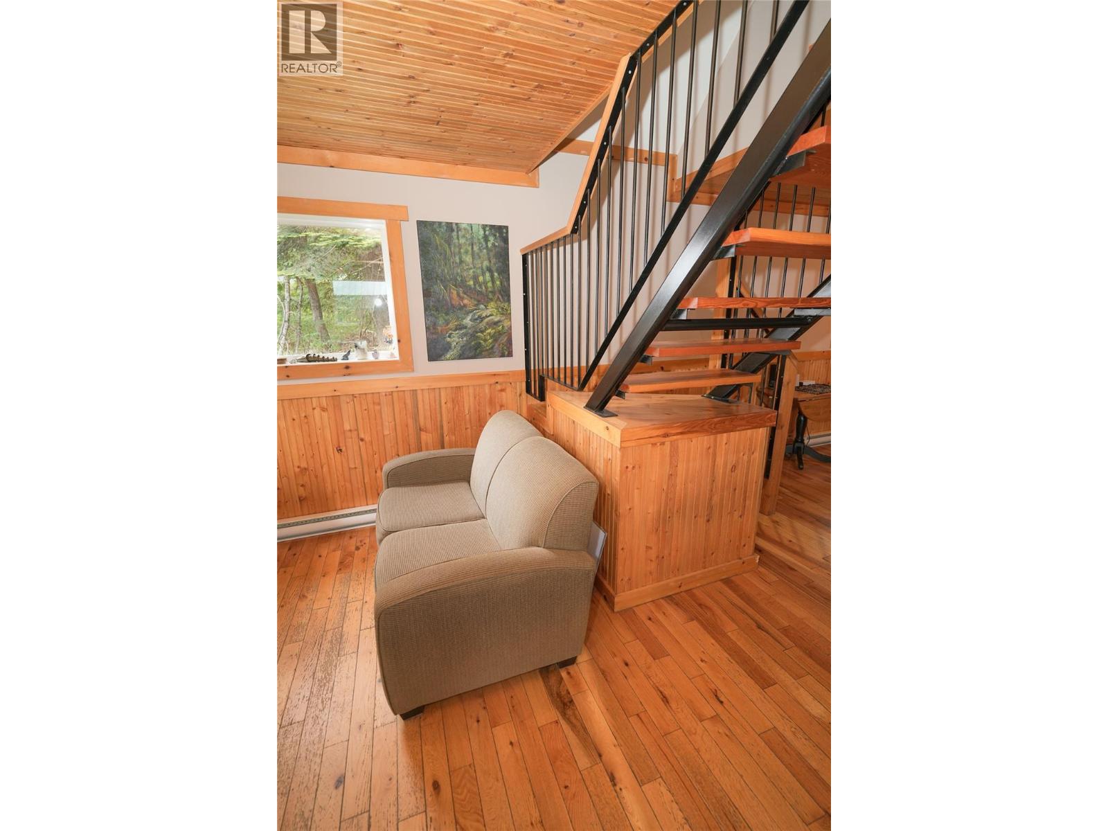 1017 Hume Street, Slocan, British Columbia  V0G 2C0 - Photo 4 - 10391071