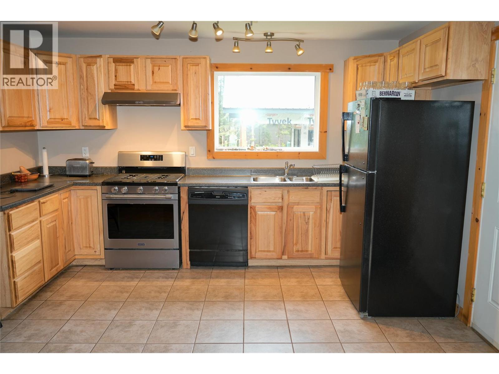 1017 Hume Street, Slocan, British Columbia  V0G 2C0 - Photo 8 - 10391071