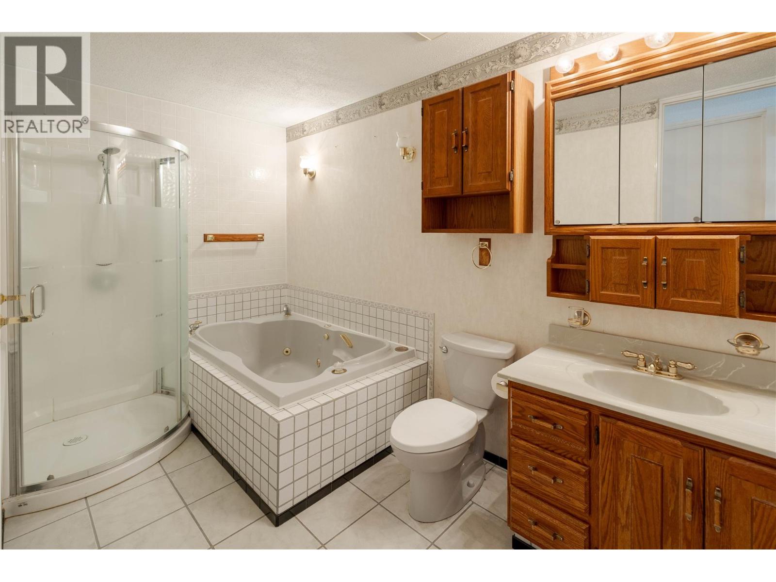 702 Hollydell Road, Kelowna, British Columbia  V1X 1L5 - Photo 11 - 10390712