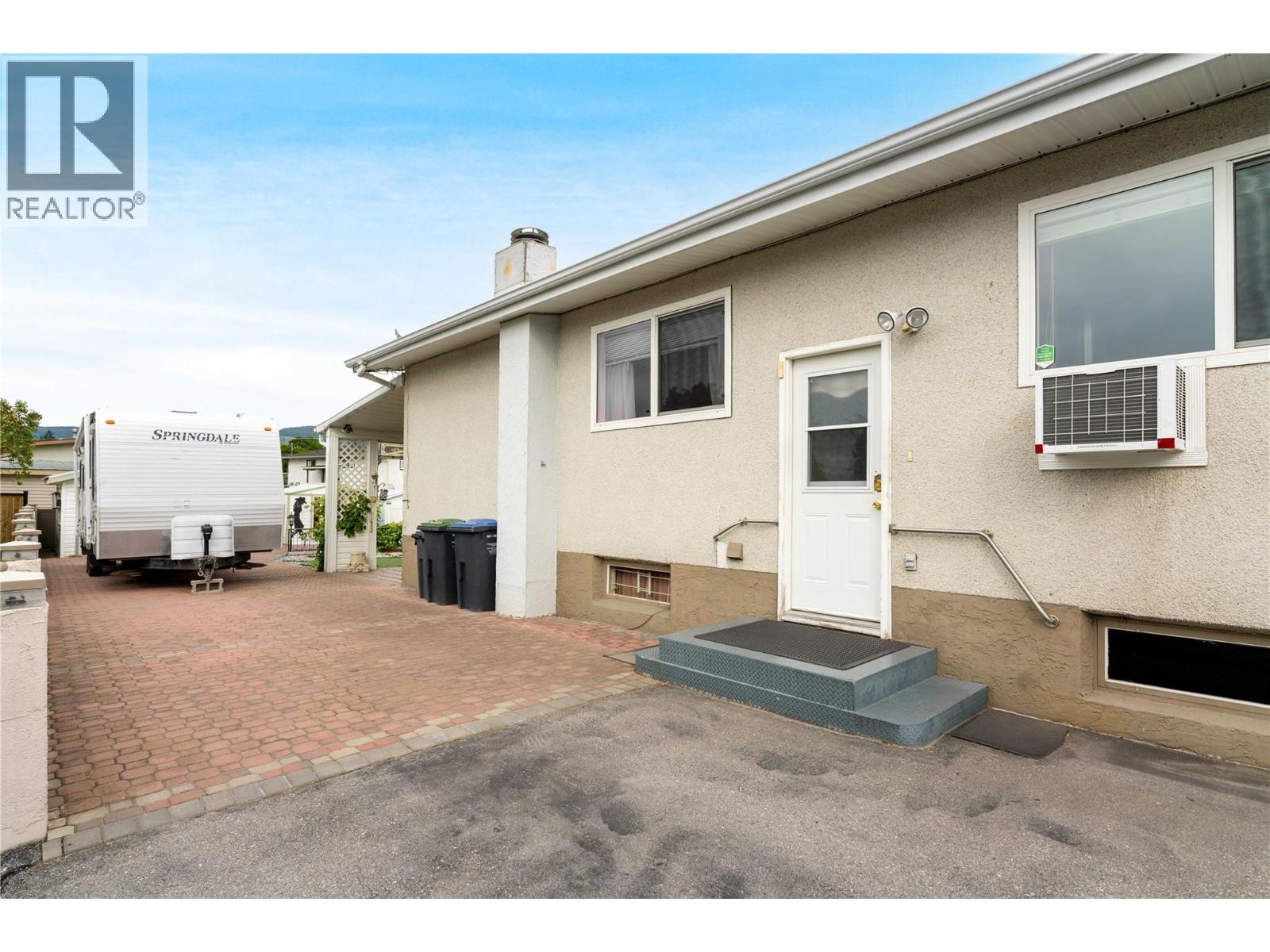 702 Hollydell Road, Kelowna, British Columbia  V1X 1L5 - Photo 26 - 10390712