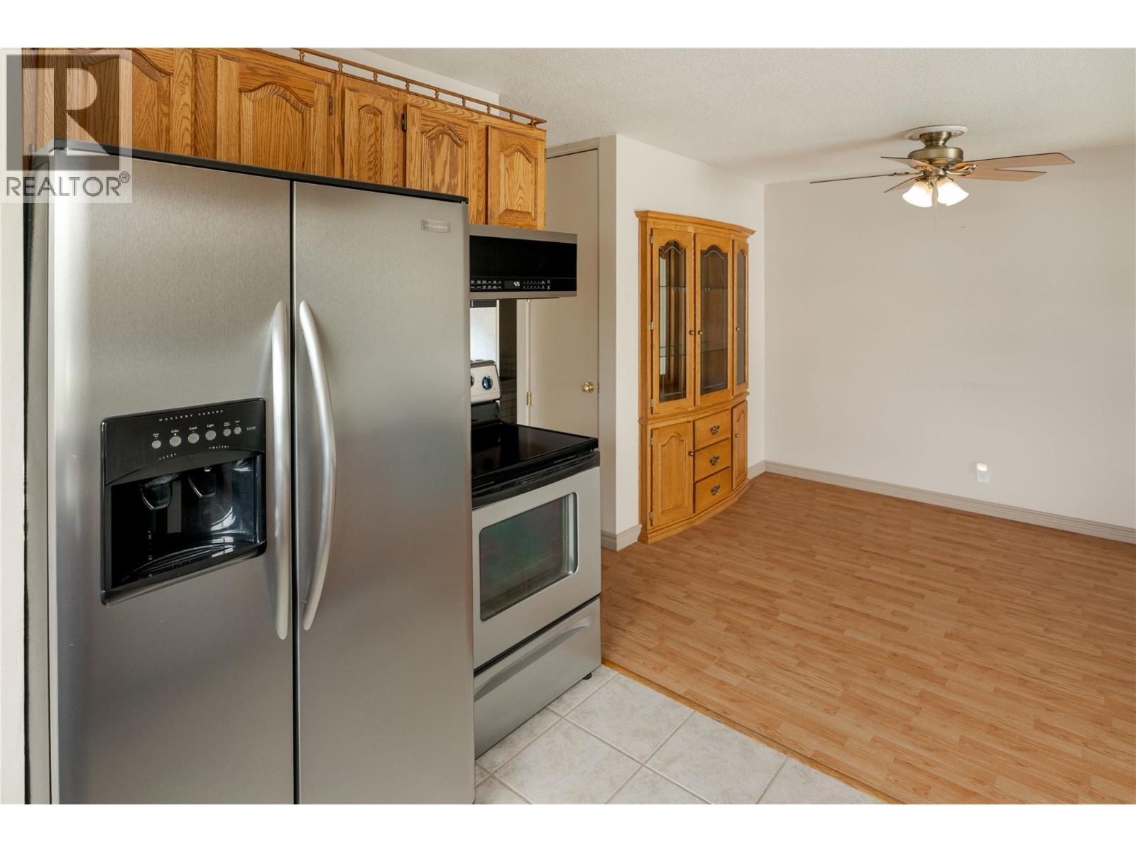 702 Hollydell Road, Kelowna, British Columbia  V1X 1L5 - Photo 5 - 10390712