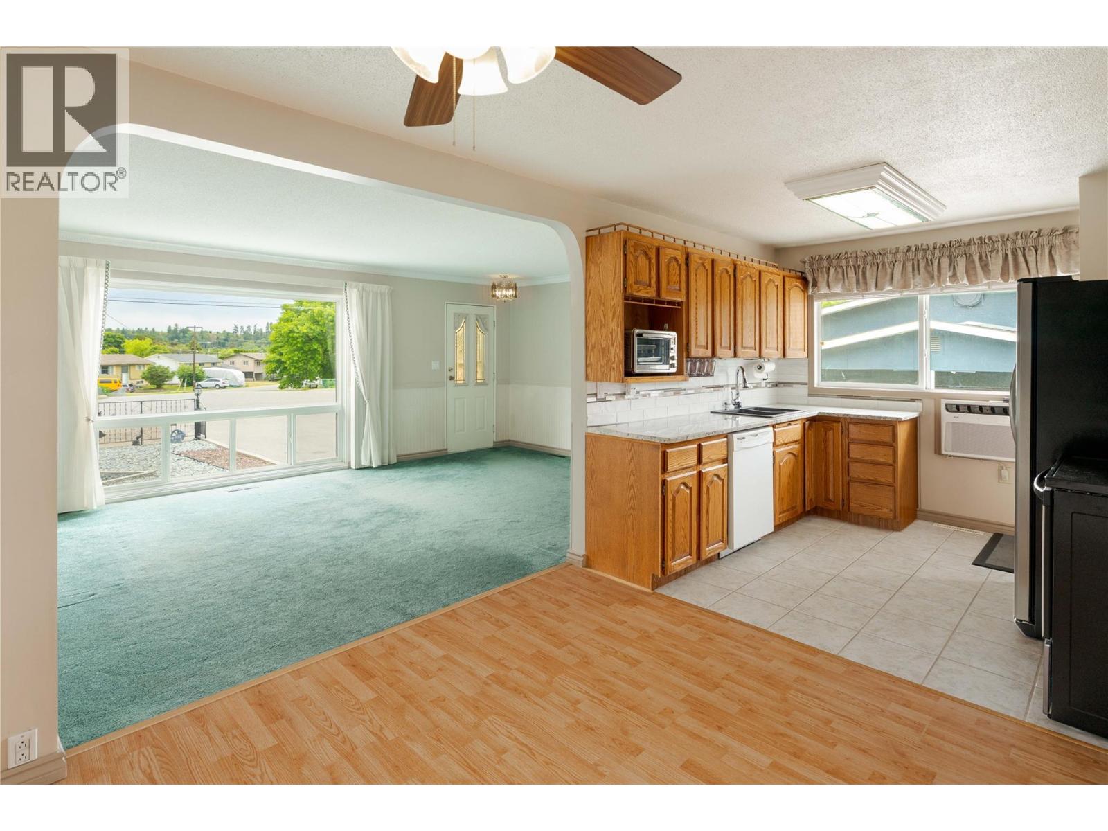 702 Hollydell Road, Kelowna, British Columbia  V1X 1L5 - Photo 7 - 10390712