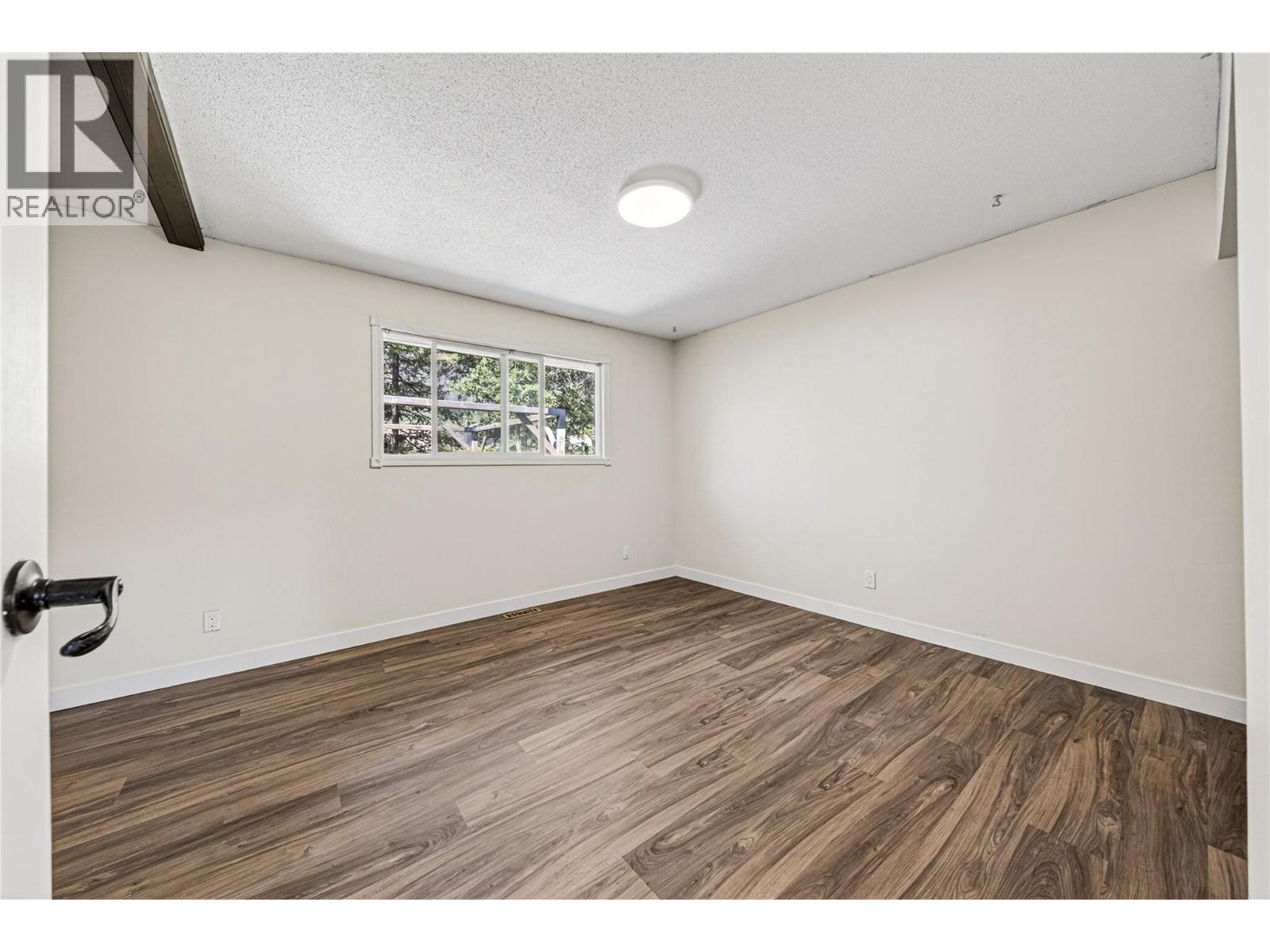 311 Red Cedar Drive, Sparwood, British Columbia  V0B 2G0 - Photo 12 - 10384370