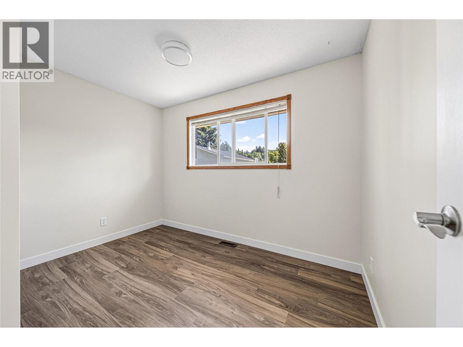311 Red Cedar Drive, Sparwood, British Columbia  V0B 2G0 - Photo 16 - 10384370