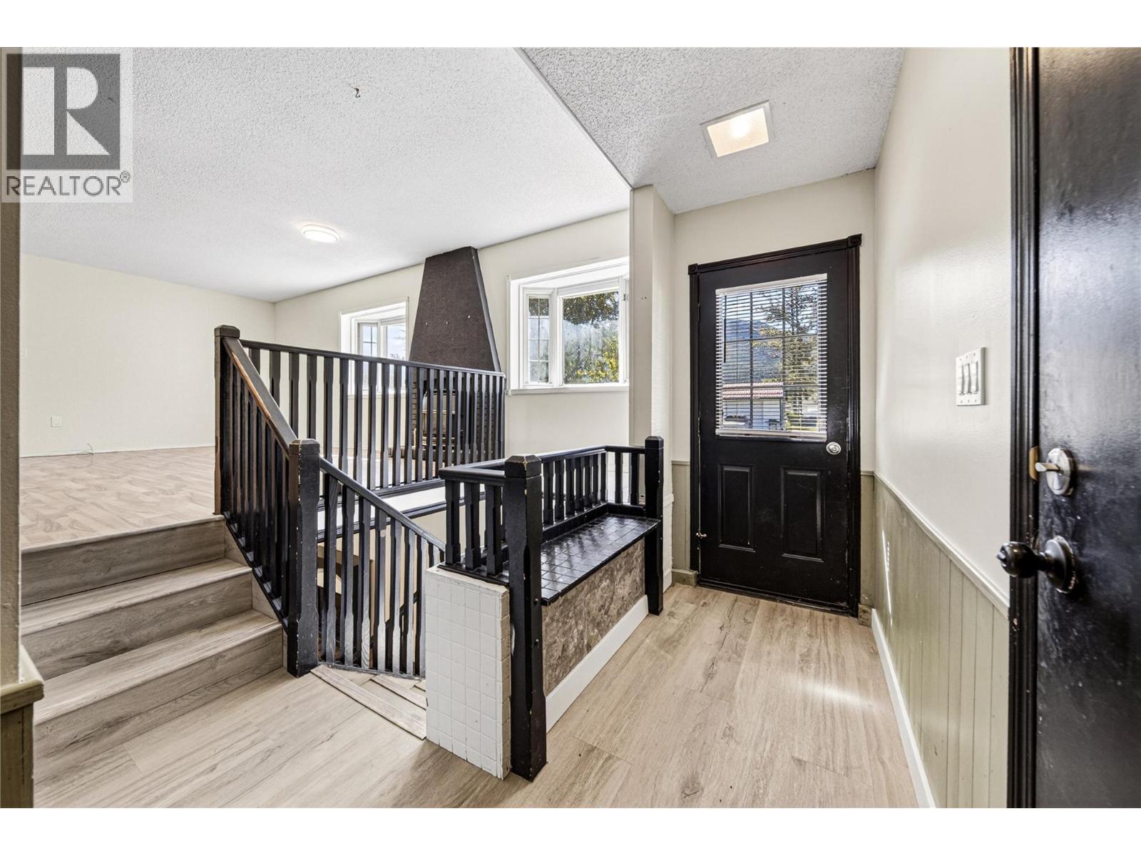 311 Red Cedar Drive, Sparwood, British Columbia  V0B 2G0 - Photo 2 - 10384370