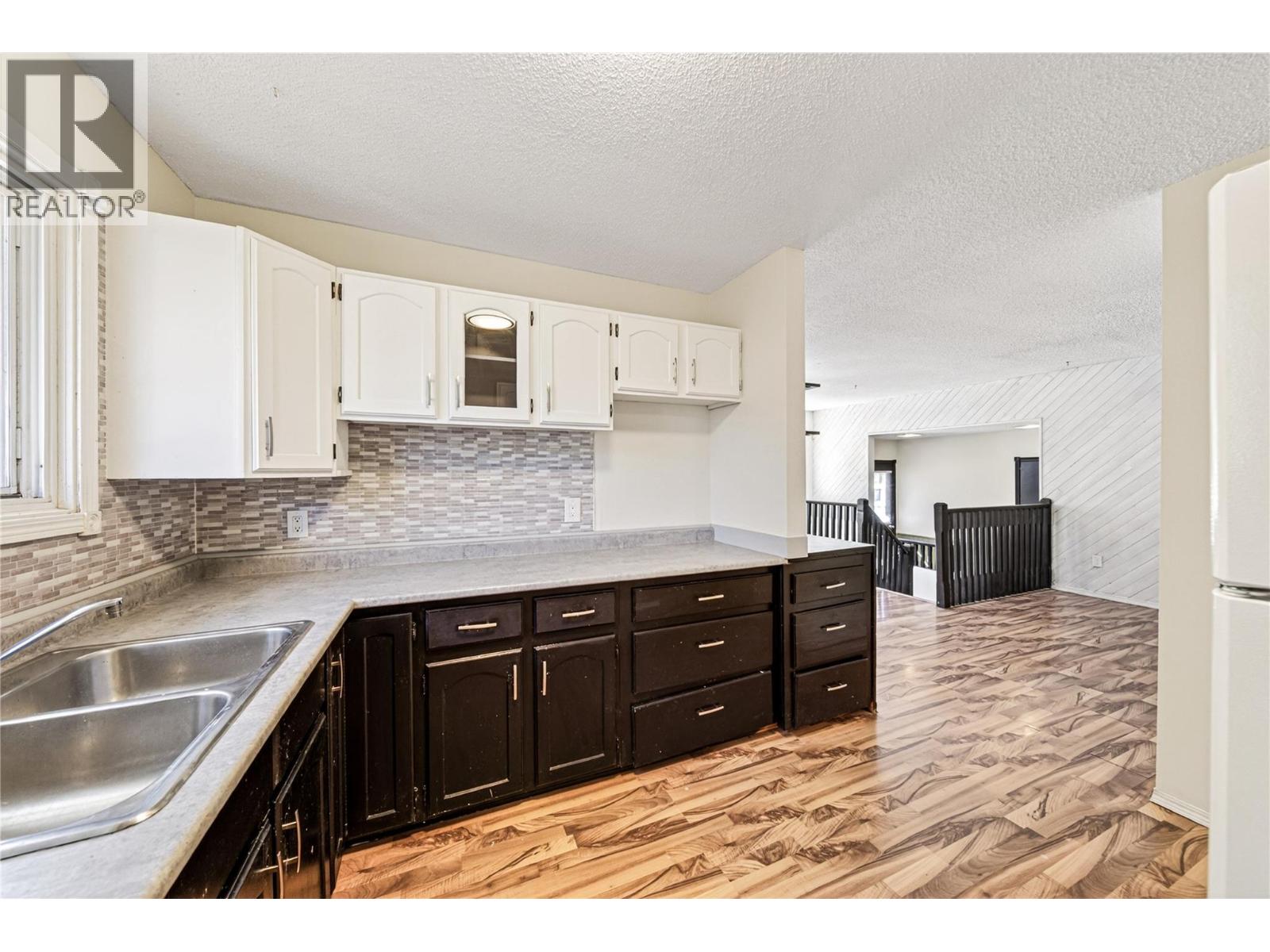 311 Red Cedar Drive, Sparwood, British Columbia  V0B 2G0 - Photo 4 - 10384370