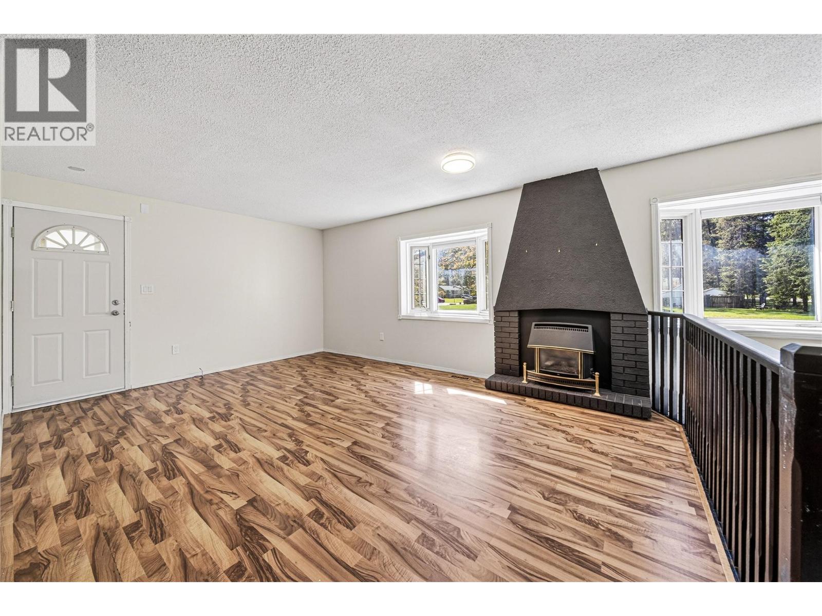 311 Red Cedar Drive, Sparwood, British Columbia  V0B 2G0 - Photo 5 - 10384370