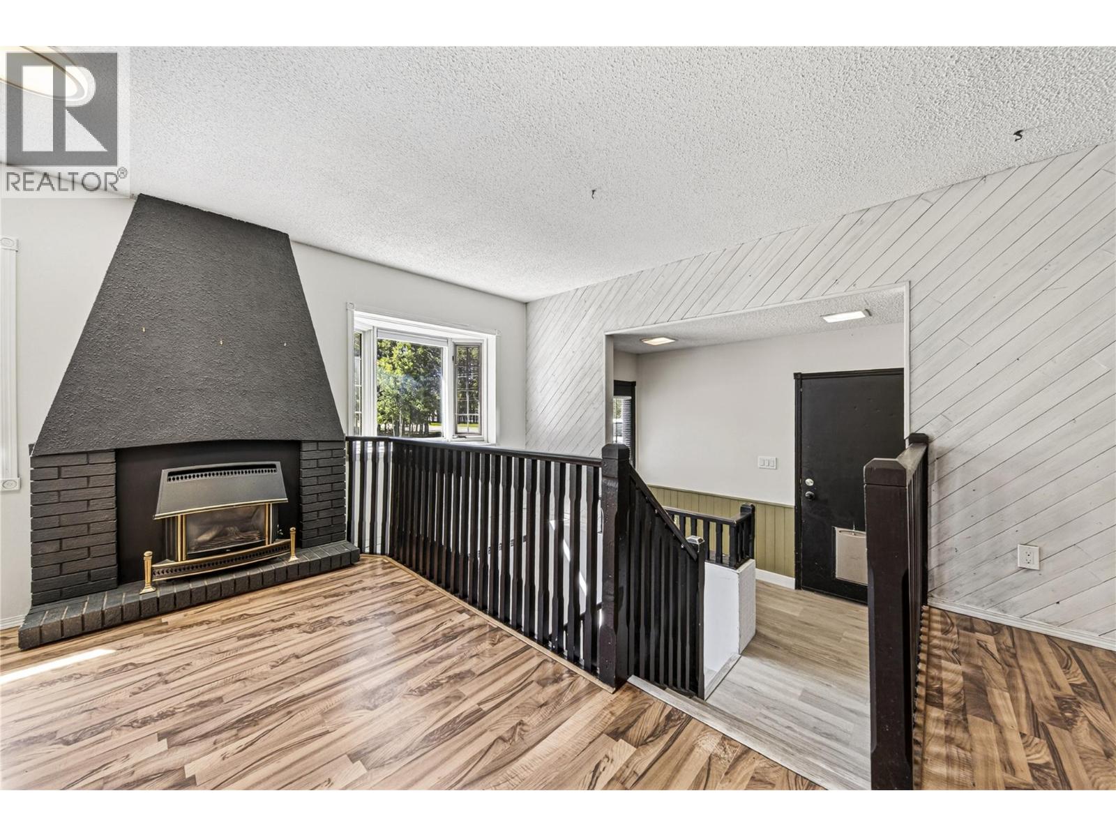 311 Red Cedar Drive, Sparwood, British Columbia  V0B 2G0 - Photo 7 - 10384370