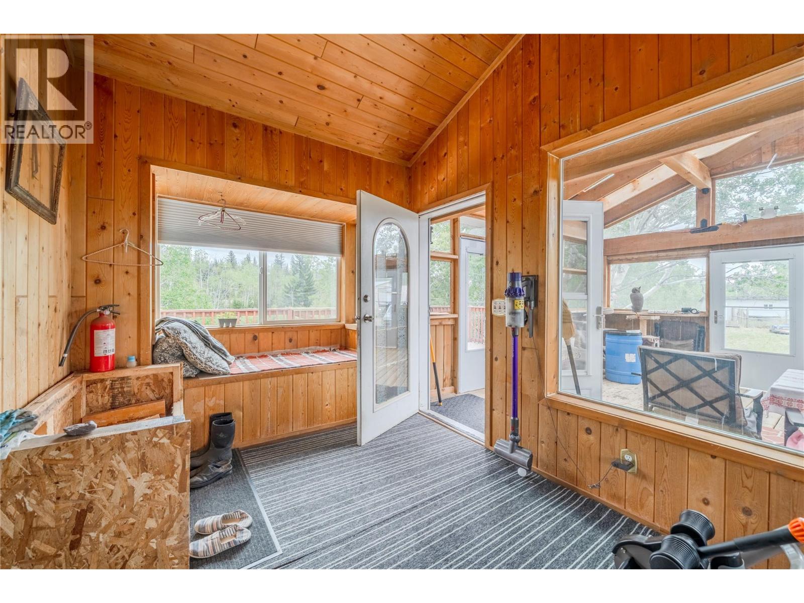 1912 Chasm Road, 70 Mile House, British Columbia  V0K 2K0 - Photo 8 - 10391128