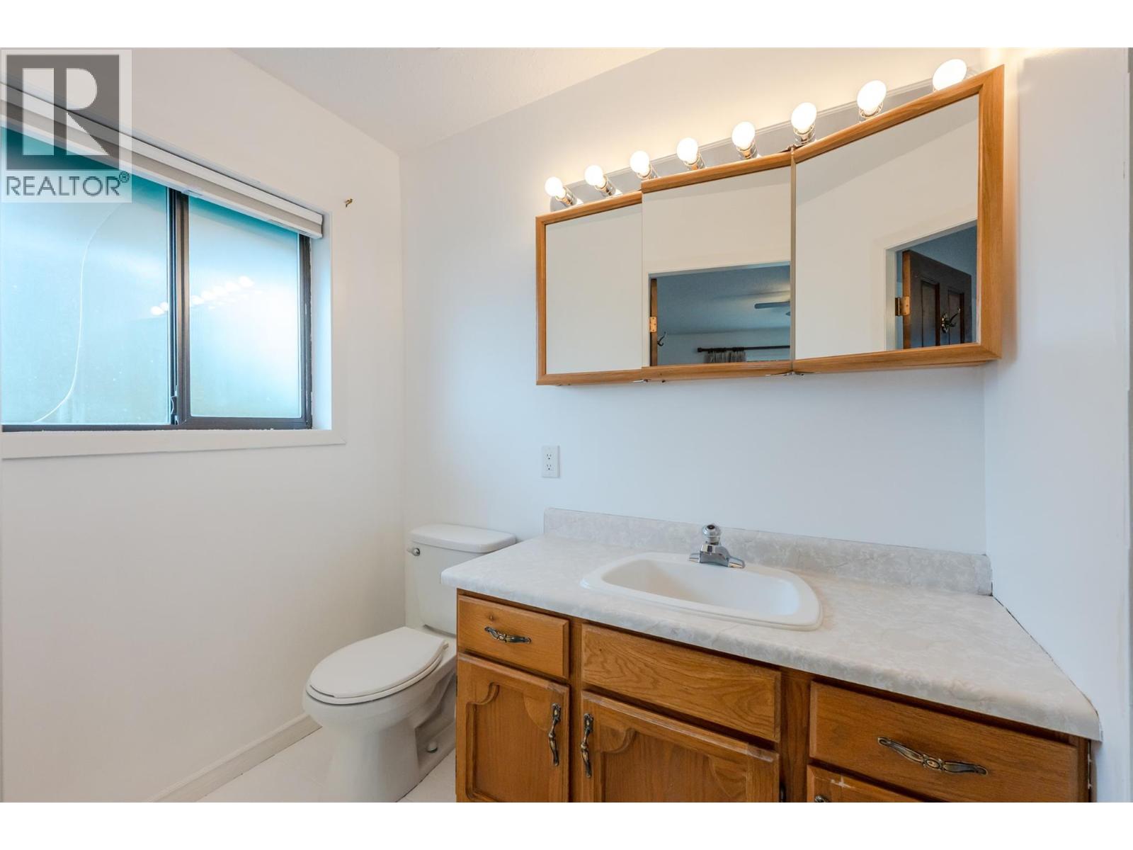 174 Adamson Court, Penticton, British Columbia  V2A 7R8 - Photo 16 - 10390946