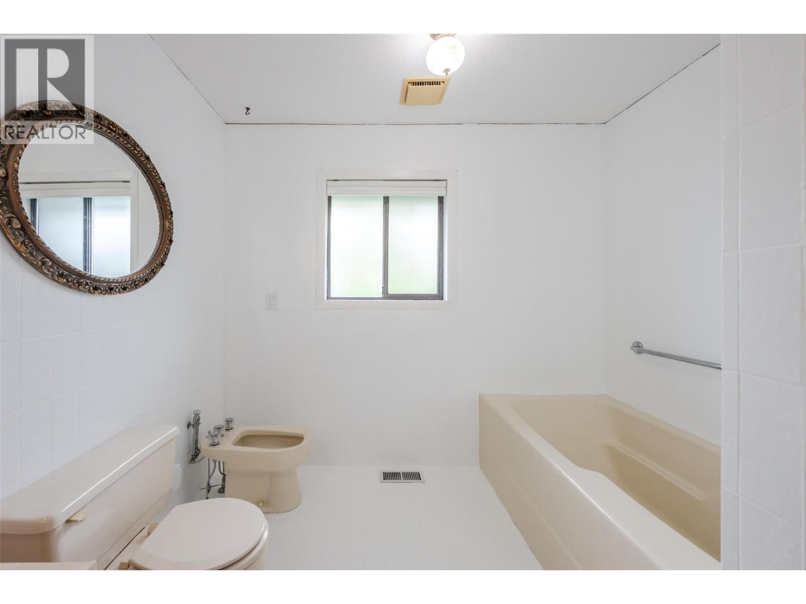 174 Adamson Court, Penticton, British Columbia  V2A 7R8 - Photo 19 - 10390946