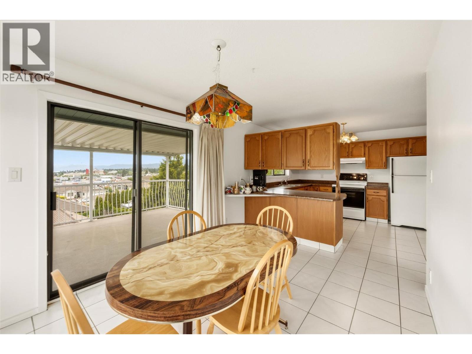 174 Adamson Court, Penticton, British Columbia  V2A 7R8 - Photo 9 - 10390946